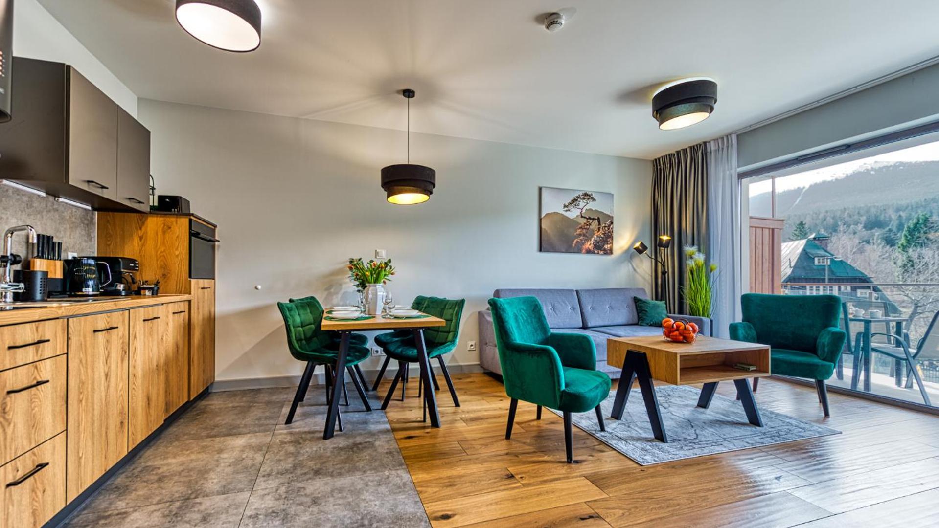 Apartamenty z basenem i saunami STONE HILL RESORT II VIP Centrum by Royal Aparts