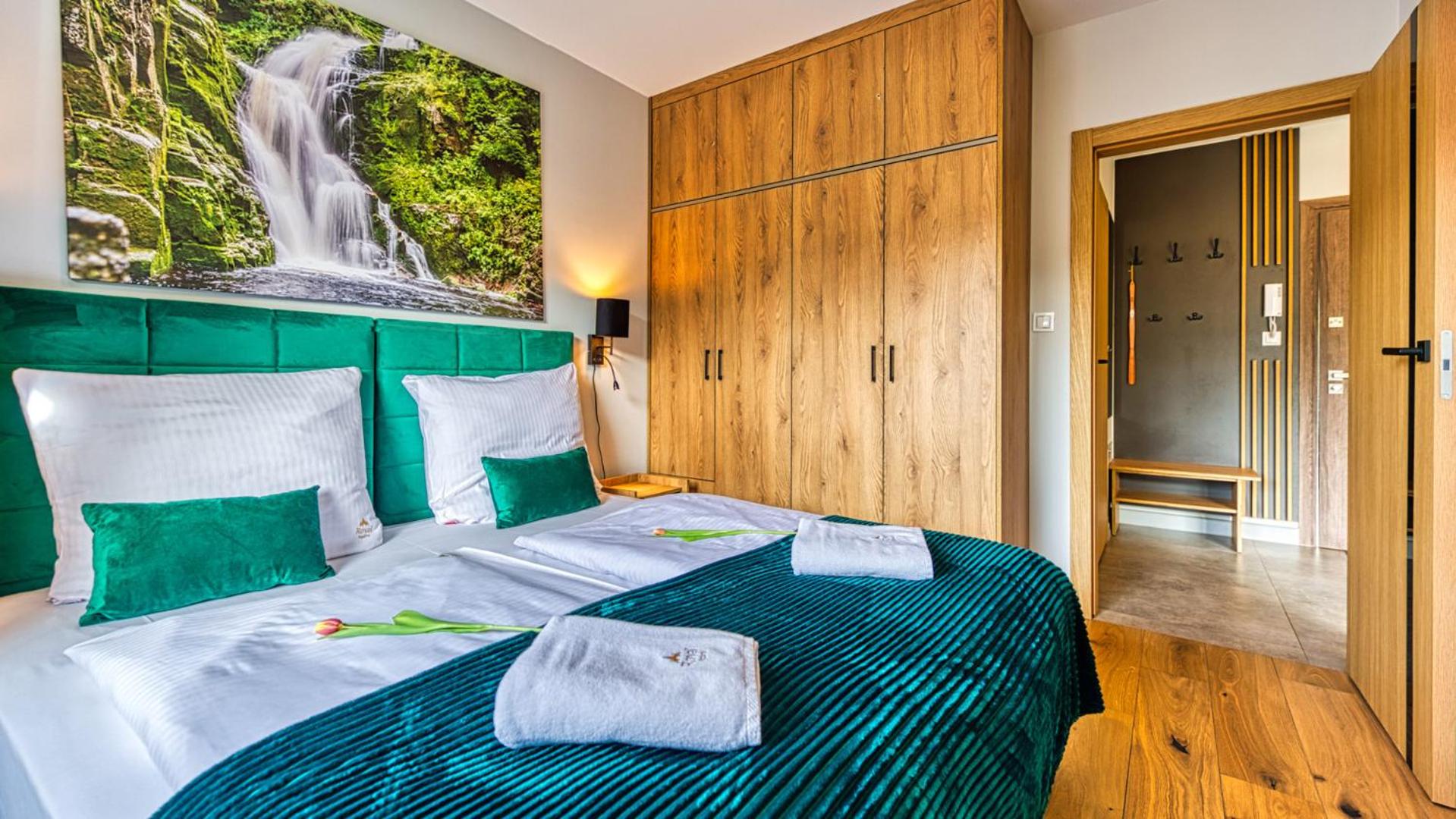 Apartamenty z basenem i saunami STONE HILL RESORT II VIP Centrum by Royal Aparts