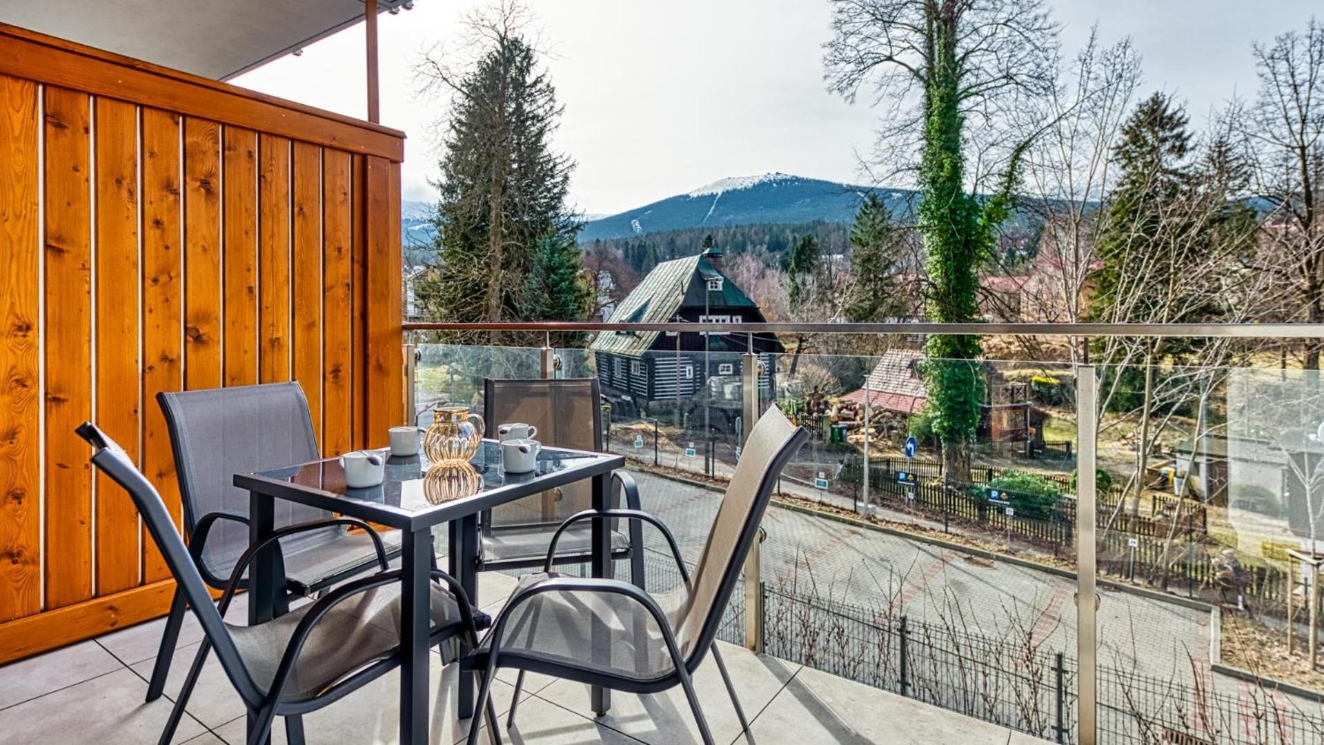 Apartamenty z basenem i saunami STONE HILL RESORT II VIP Centrum by Royal Aparts