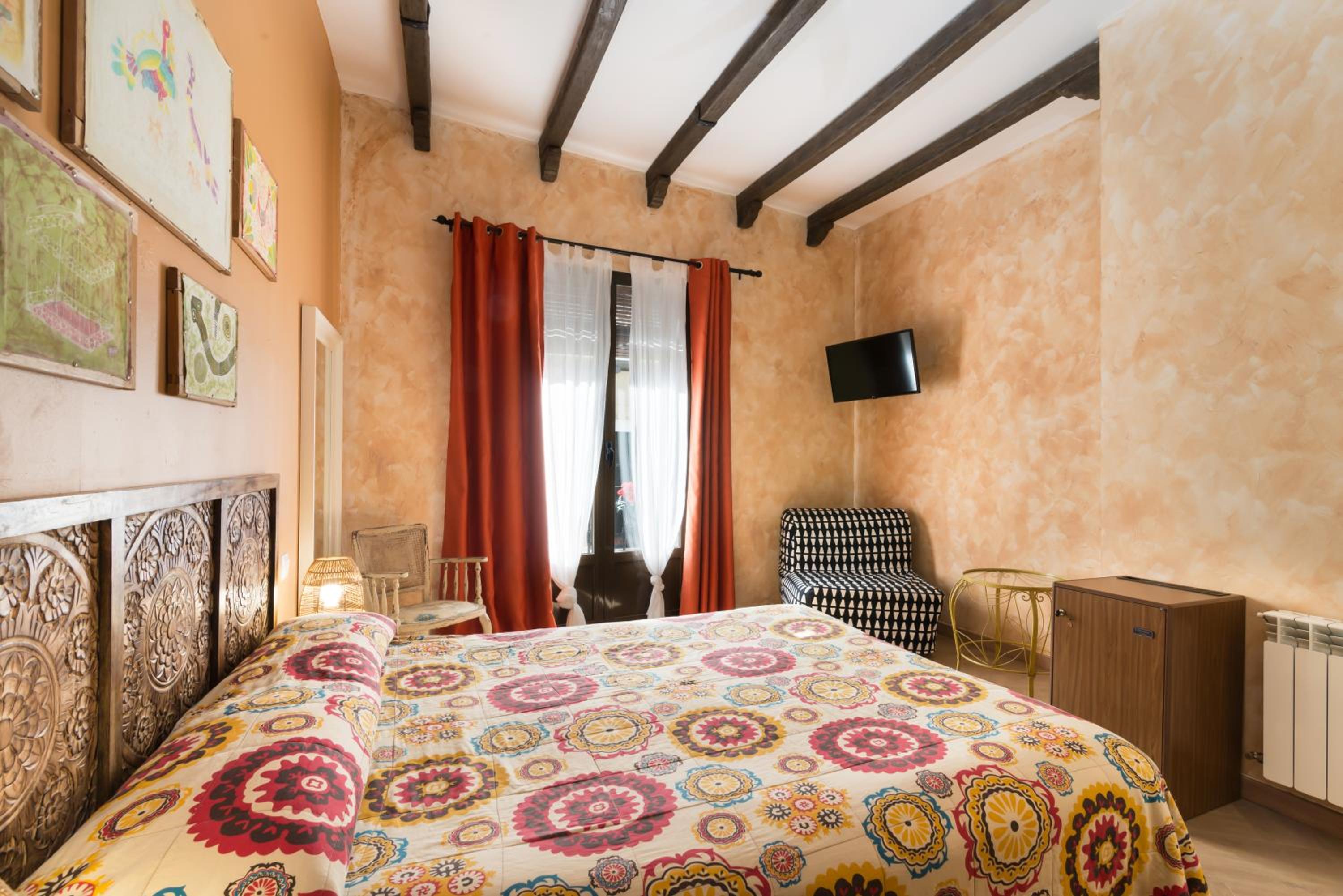 Hostal Artistic B&B