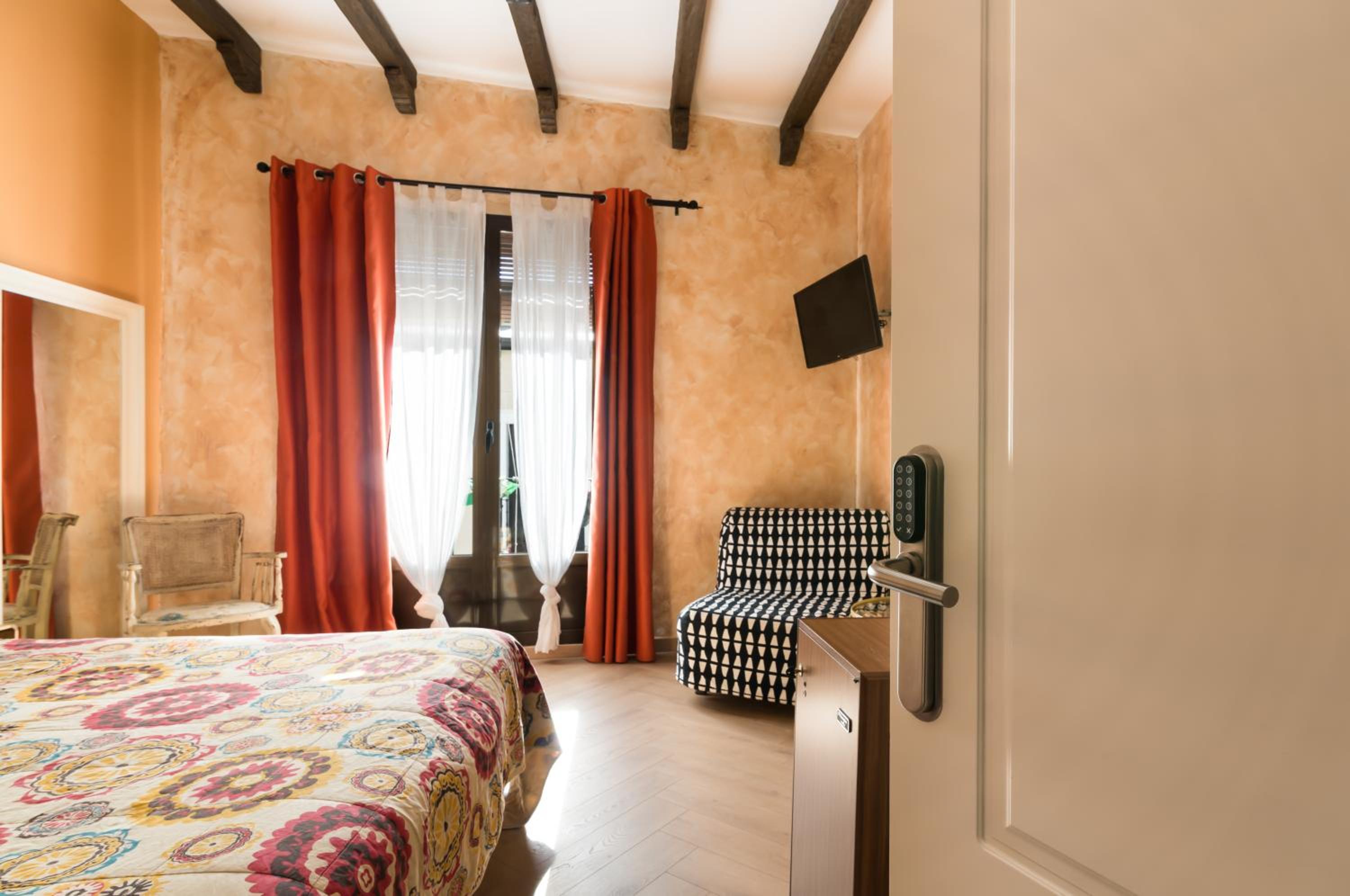 Hostal Artistic B&B