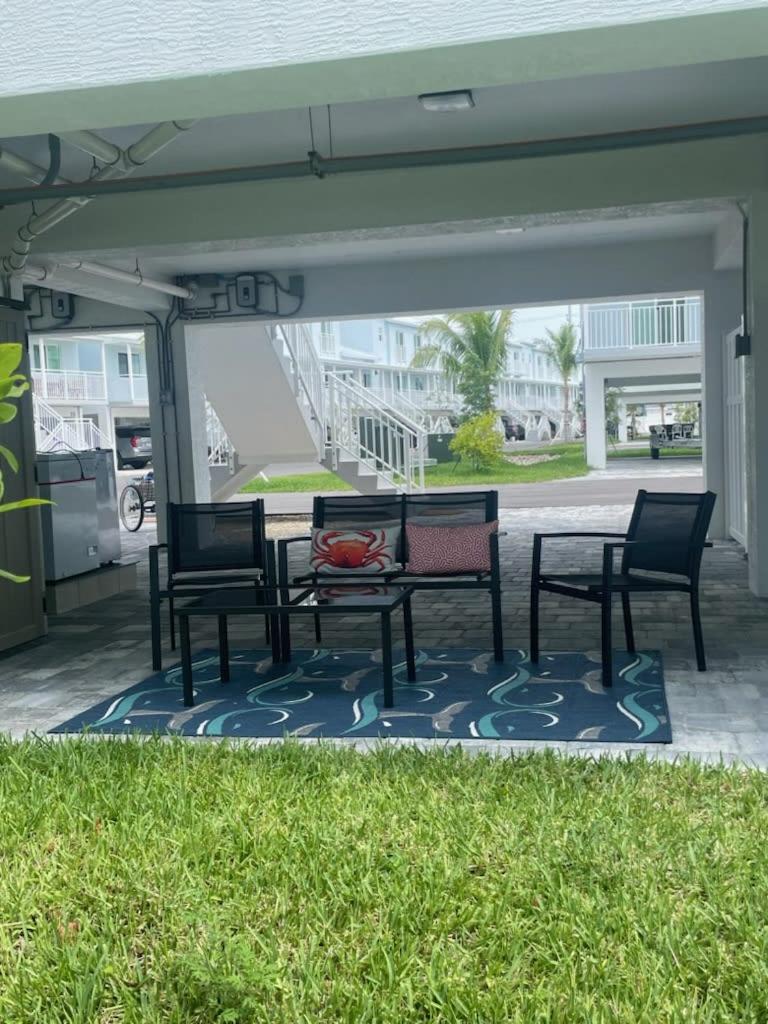 1B 2Ba Seaside Getaway Pool Oceanside view 4