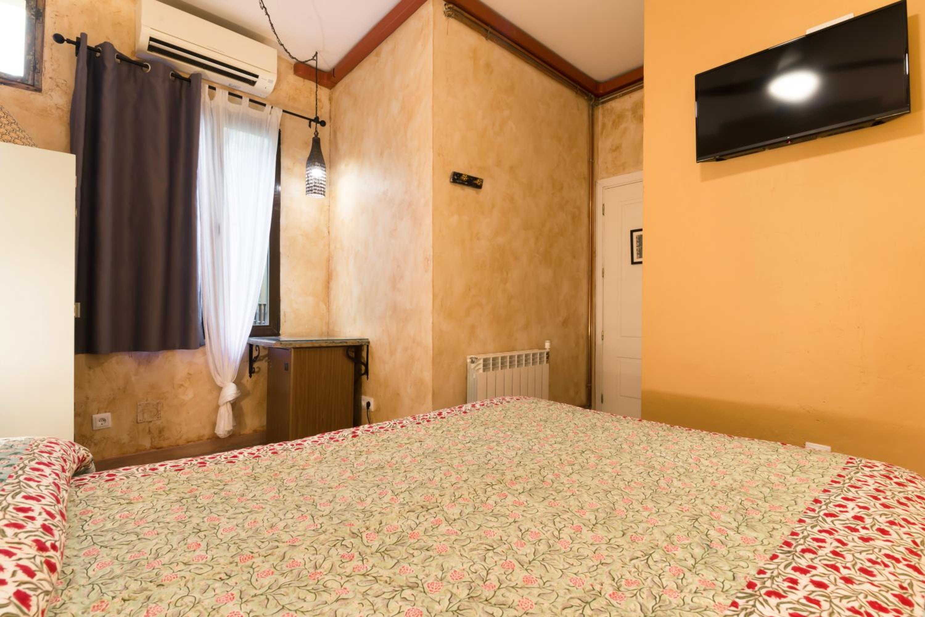 Hostal Artistic B&B