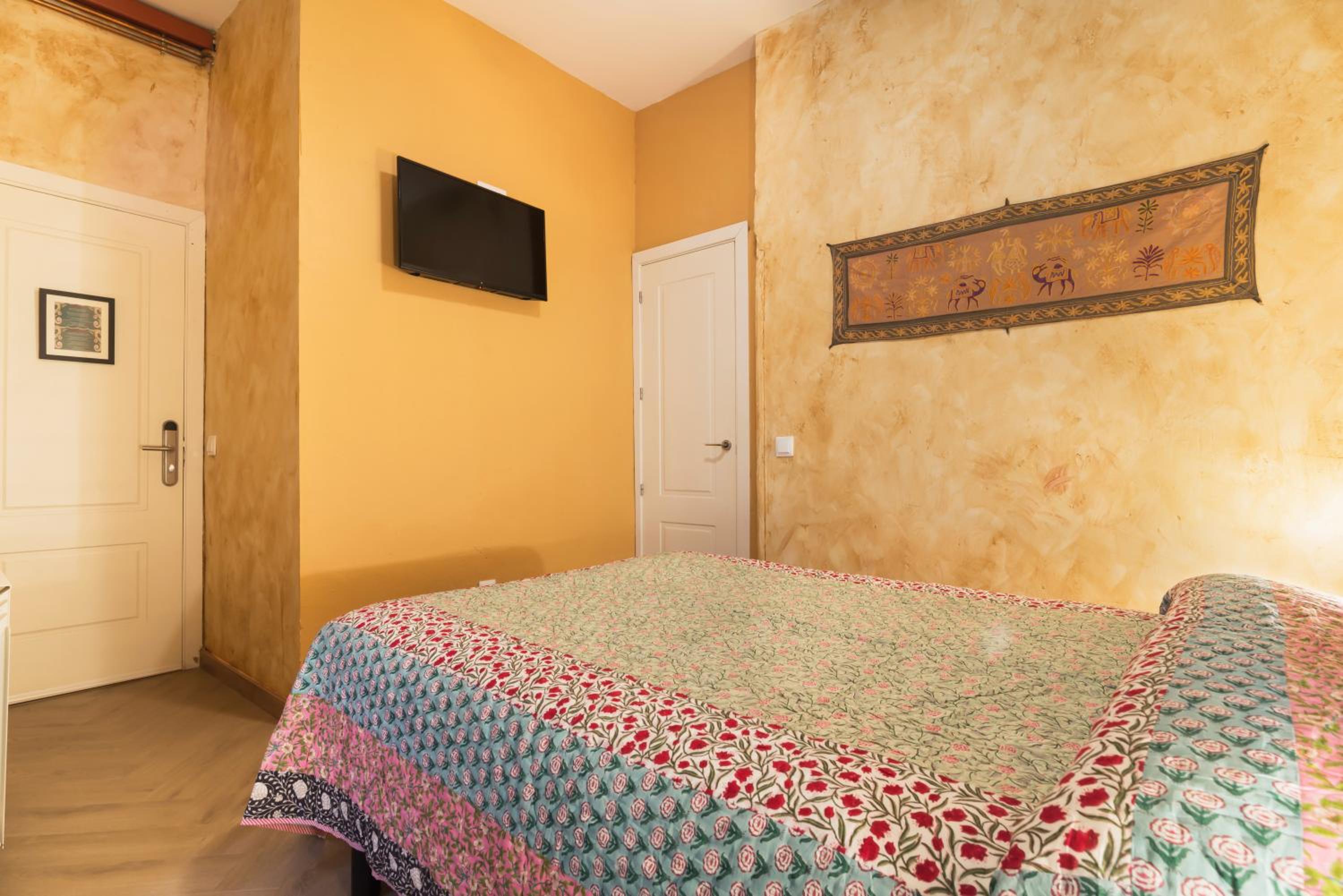 Hostal Artistic B&B