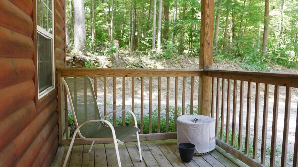 The Cave at Shady Woods - 1 Bedroom Studio - Walk to Downtown!