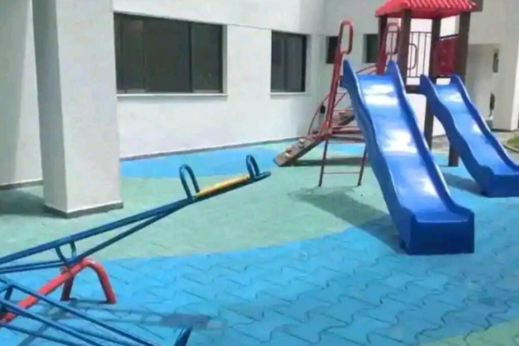 Martim de Sá apartamento completo com piscina