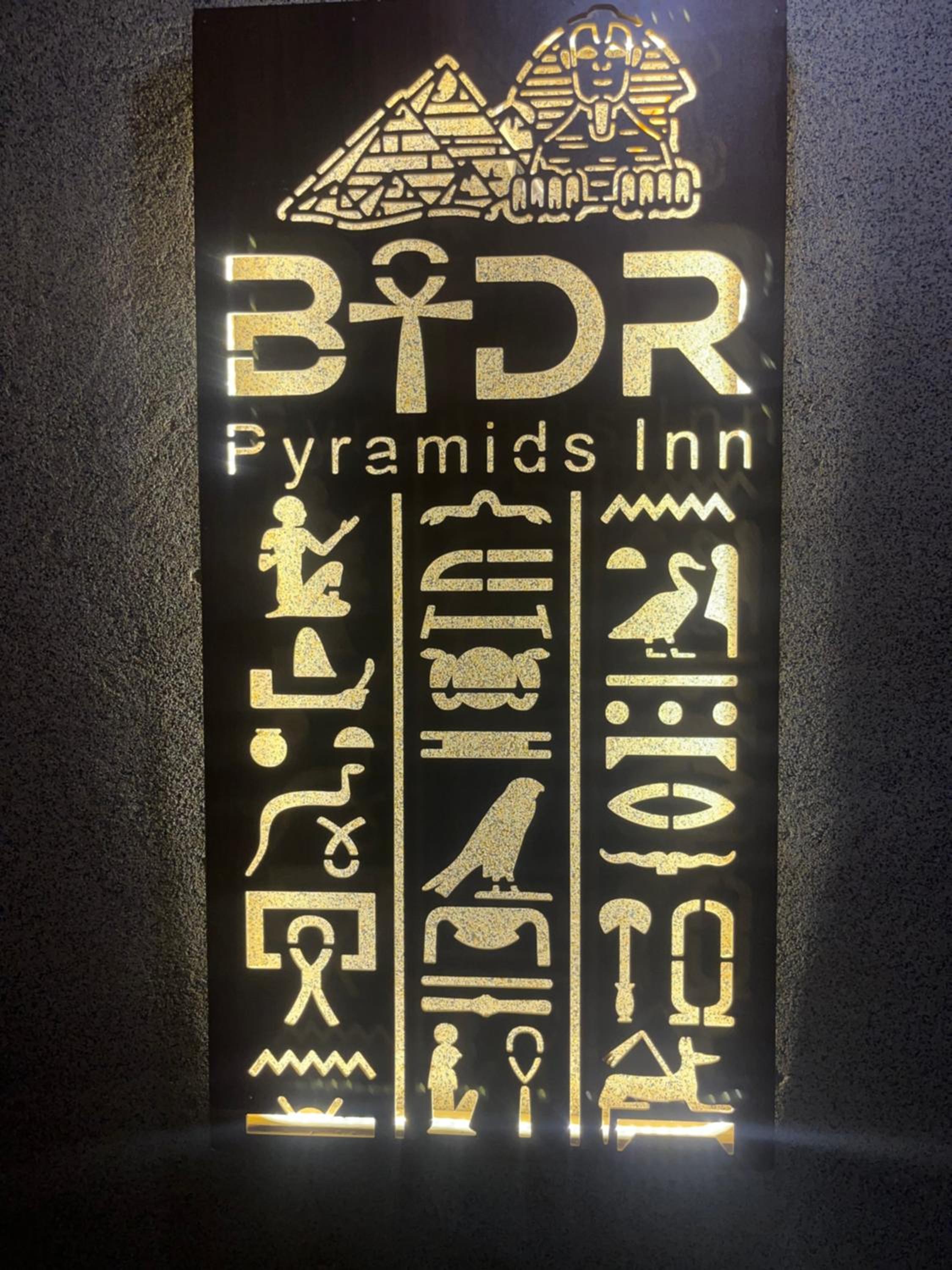 Badr pyramids inn