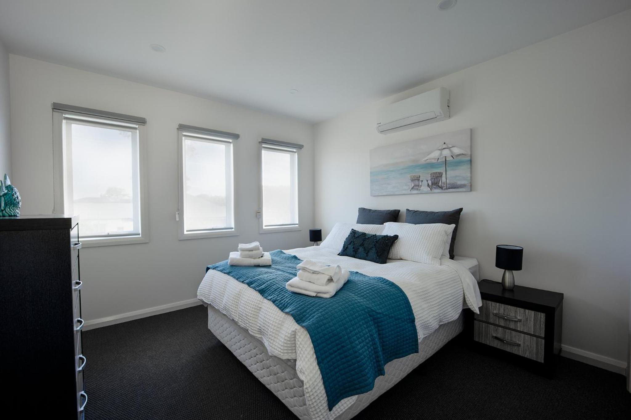 Luxury Pet-Friendly 4BR Home Walk to Beach