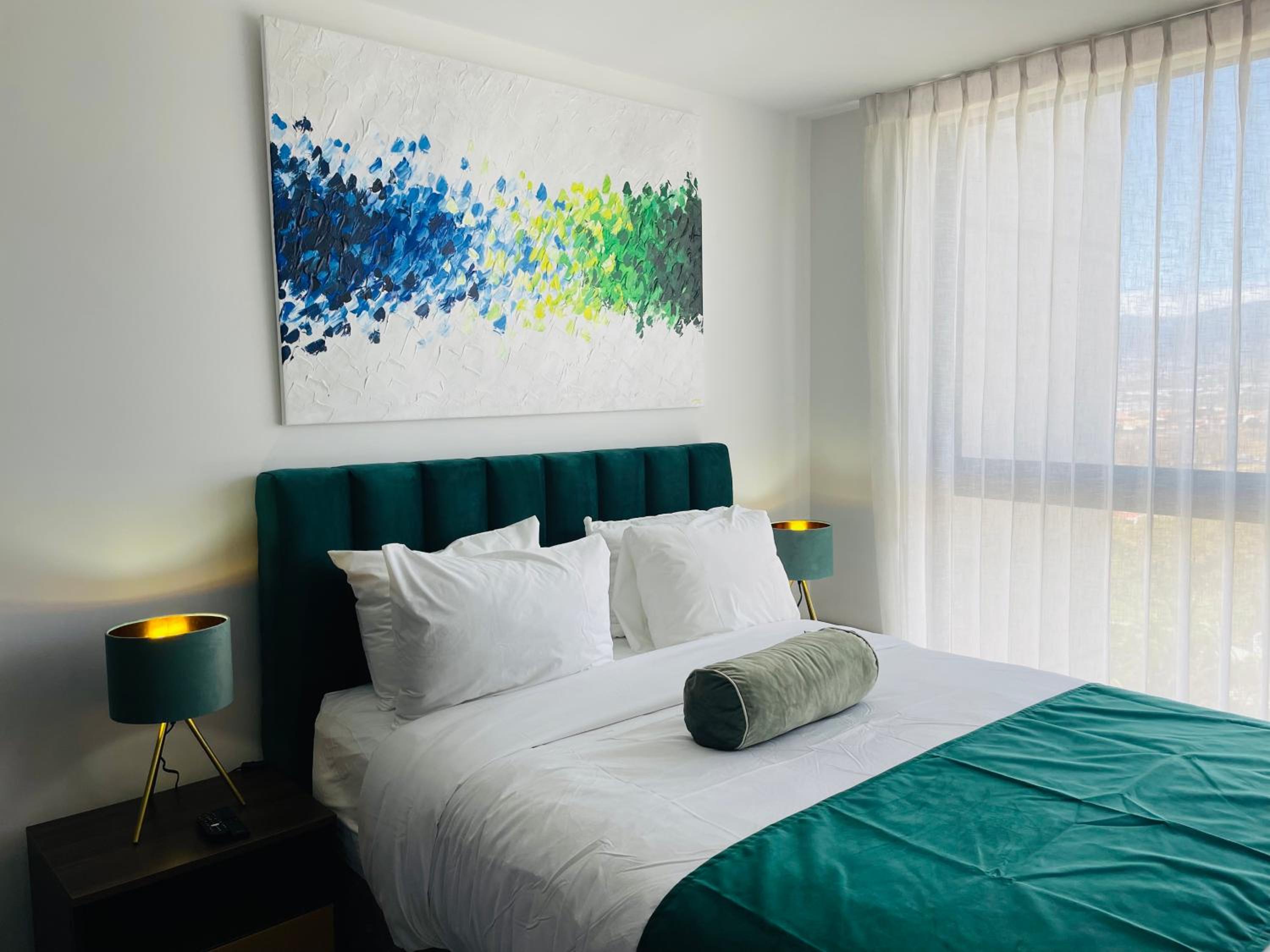 SkyGarden Nunciatura Luxury Apartment #705