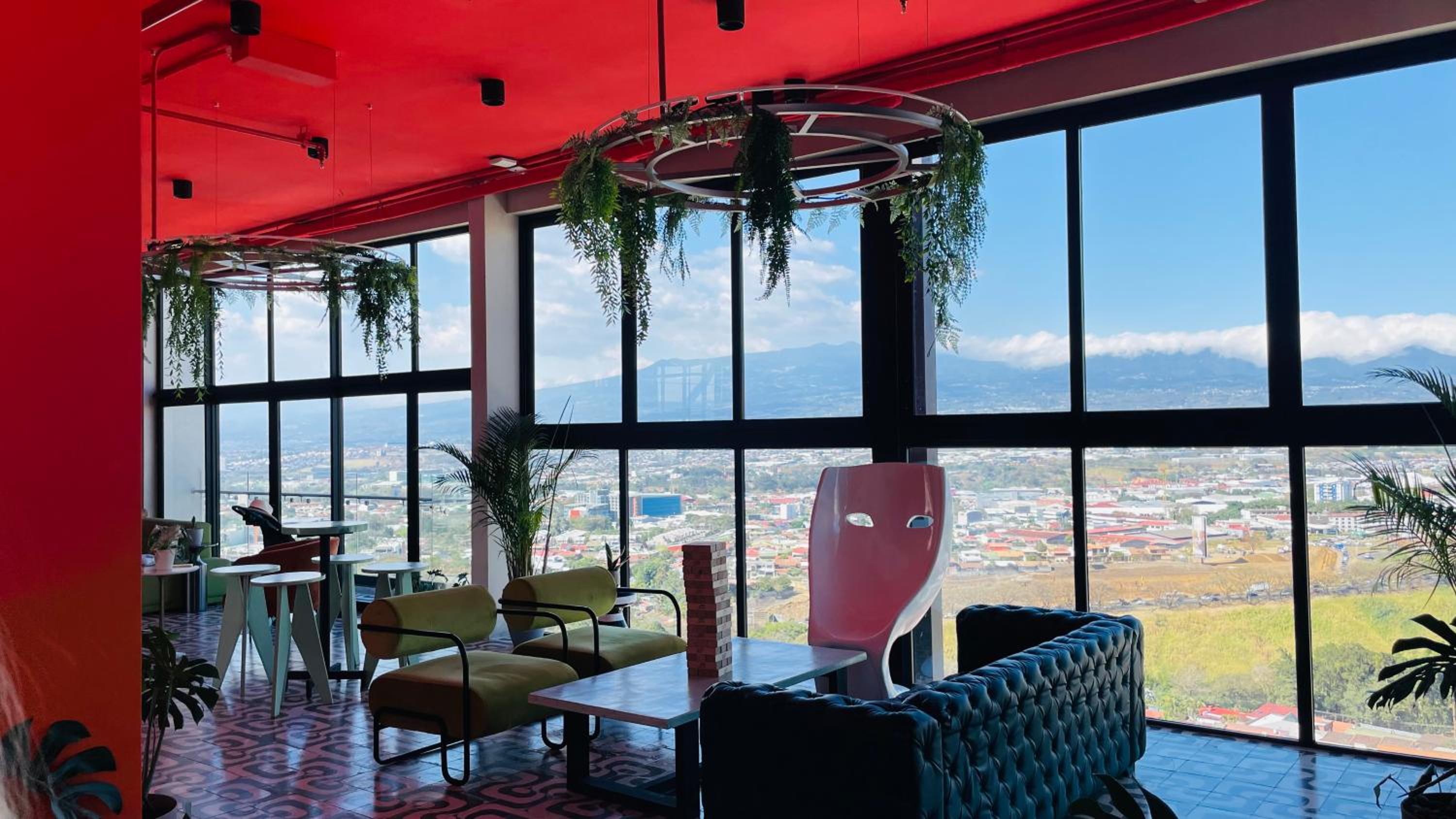 SkyGarden Nunciatura Luxury Apartment #705