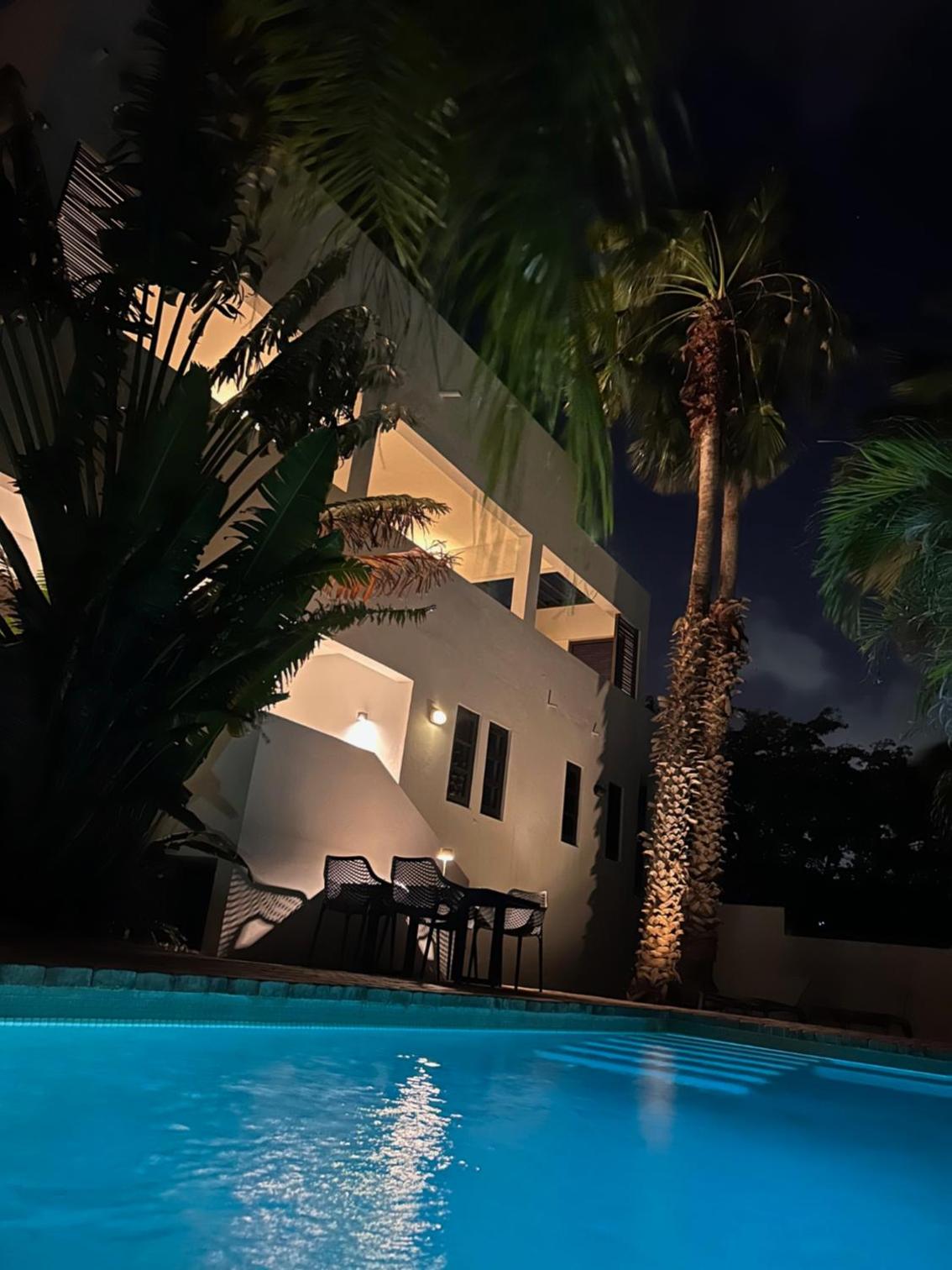 MAJOR. Suites Curaçao