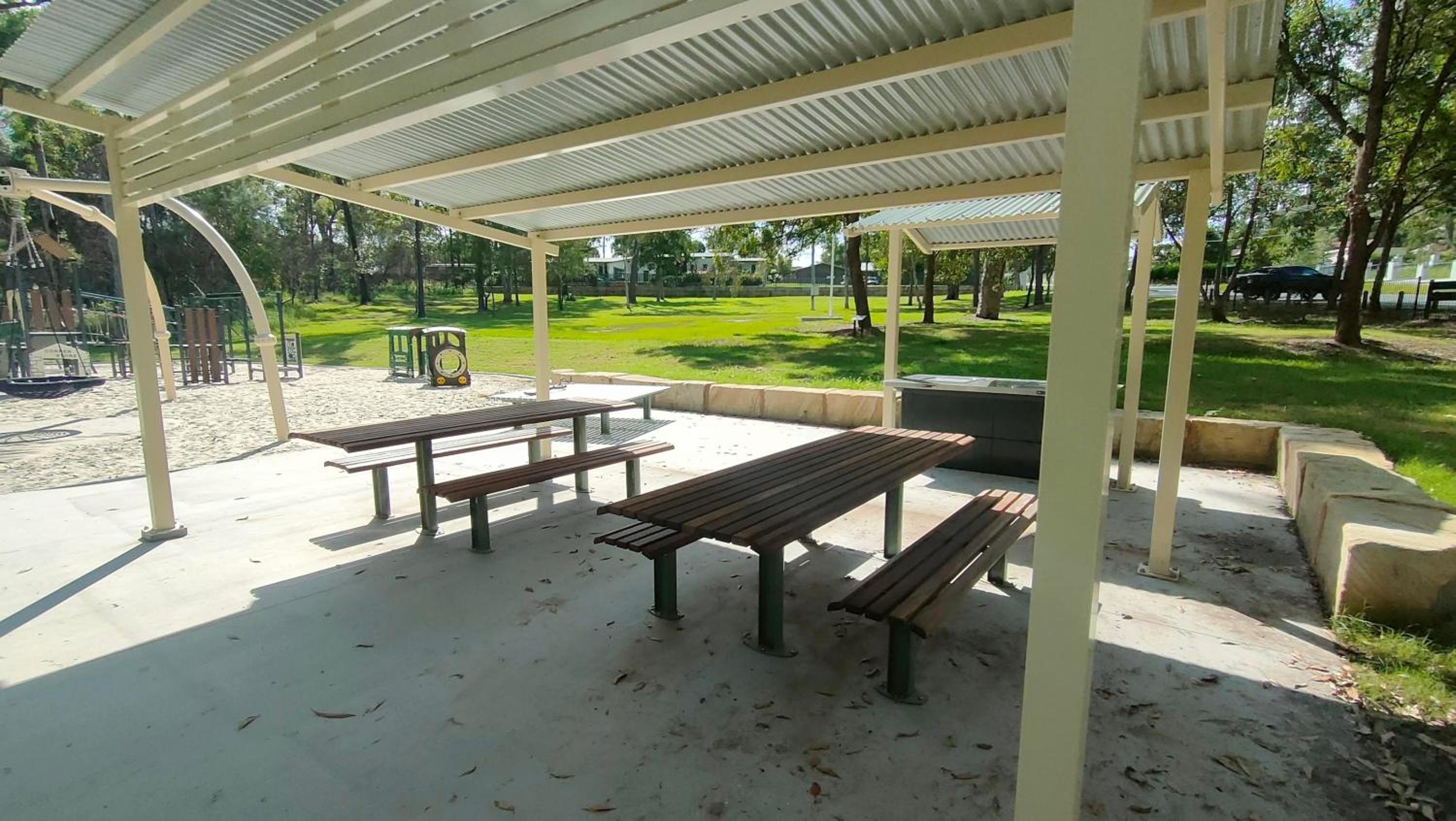 The Woodlands Hideaway - 2 Bedroom Modern Acreage Guesthouse