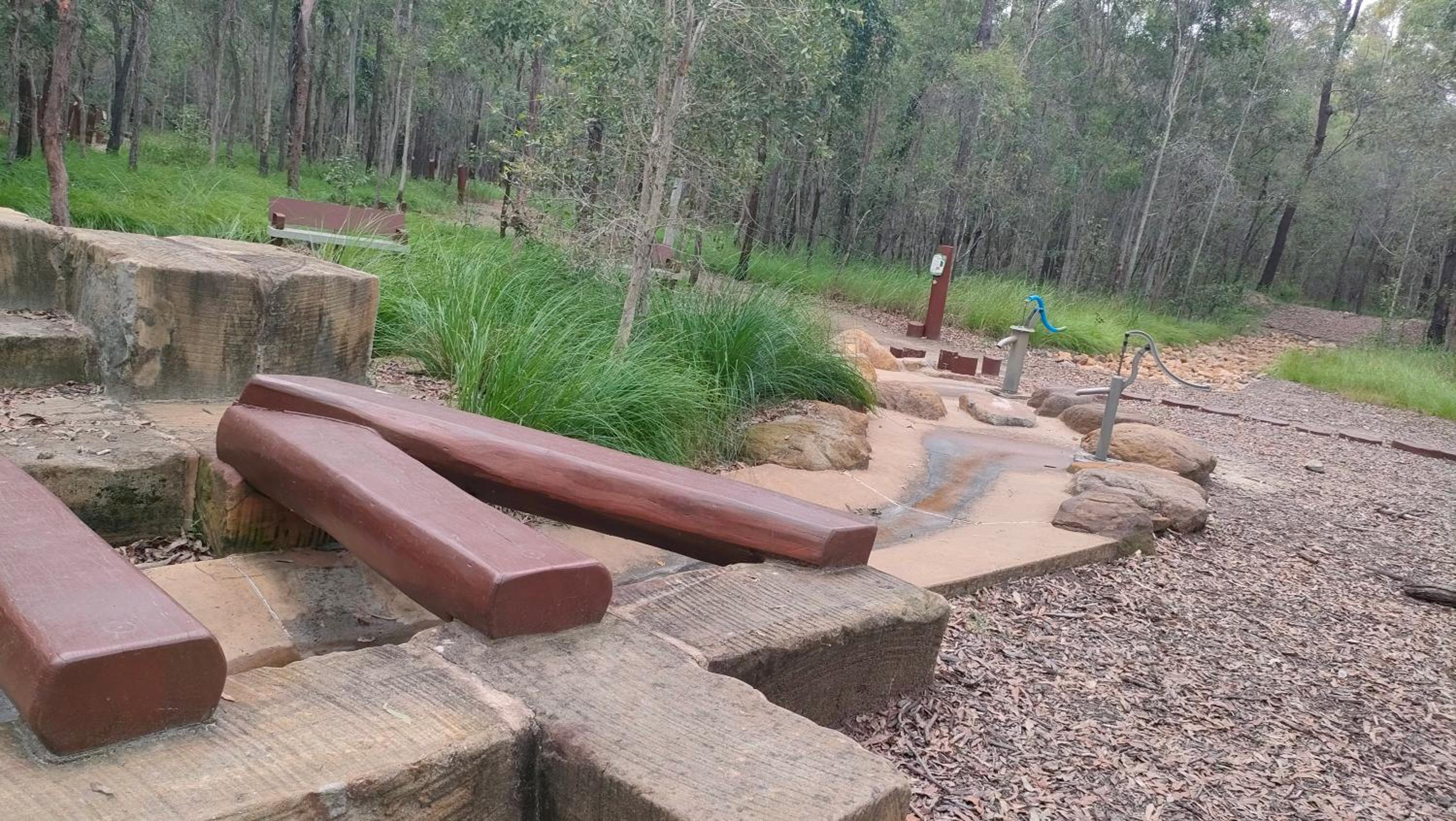 The Woodlands Hideaway - 2 Bedroom Modern Acreage Guesthouse