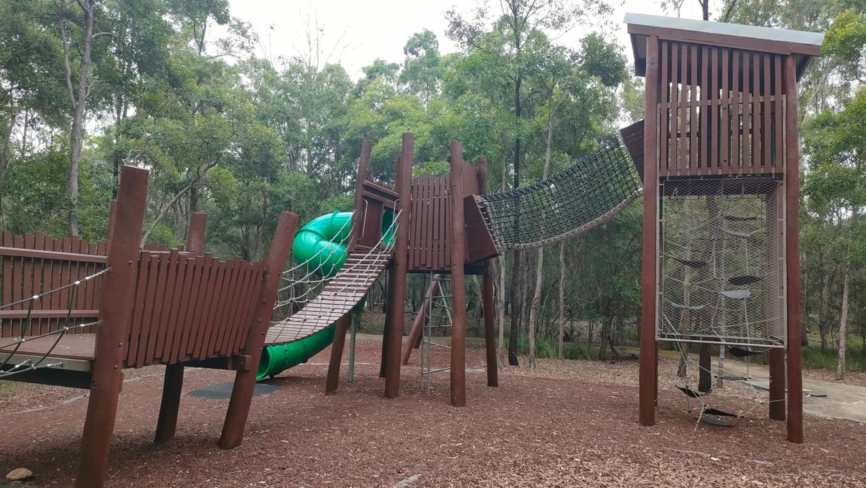 The Woodlands Hideaway - 2 Bedroom Modern Acreage Guesthouse