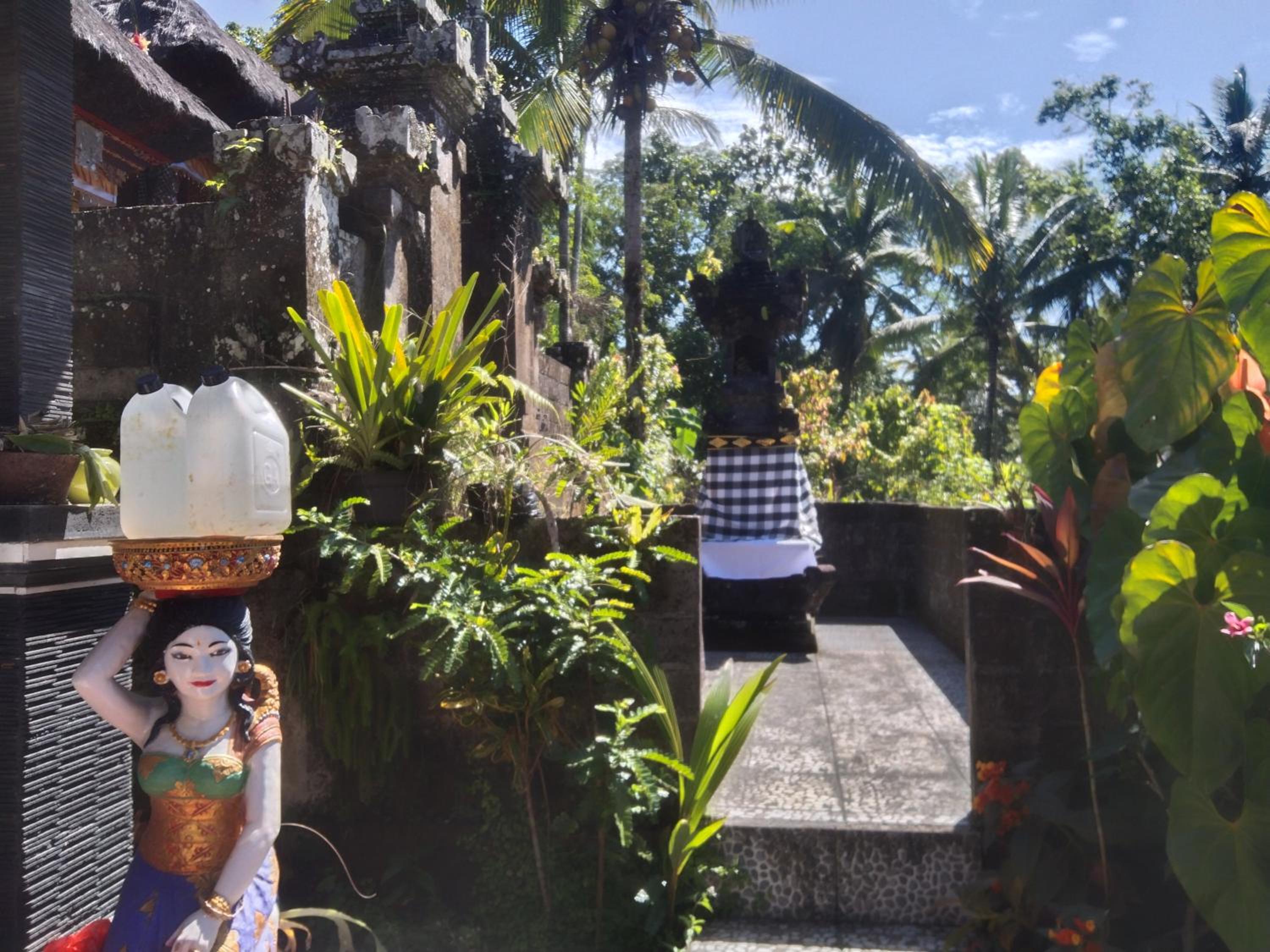 Trinadhi Homestay