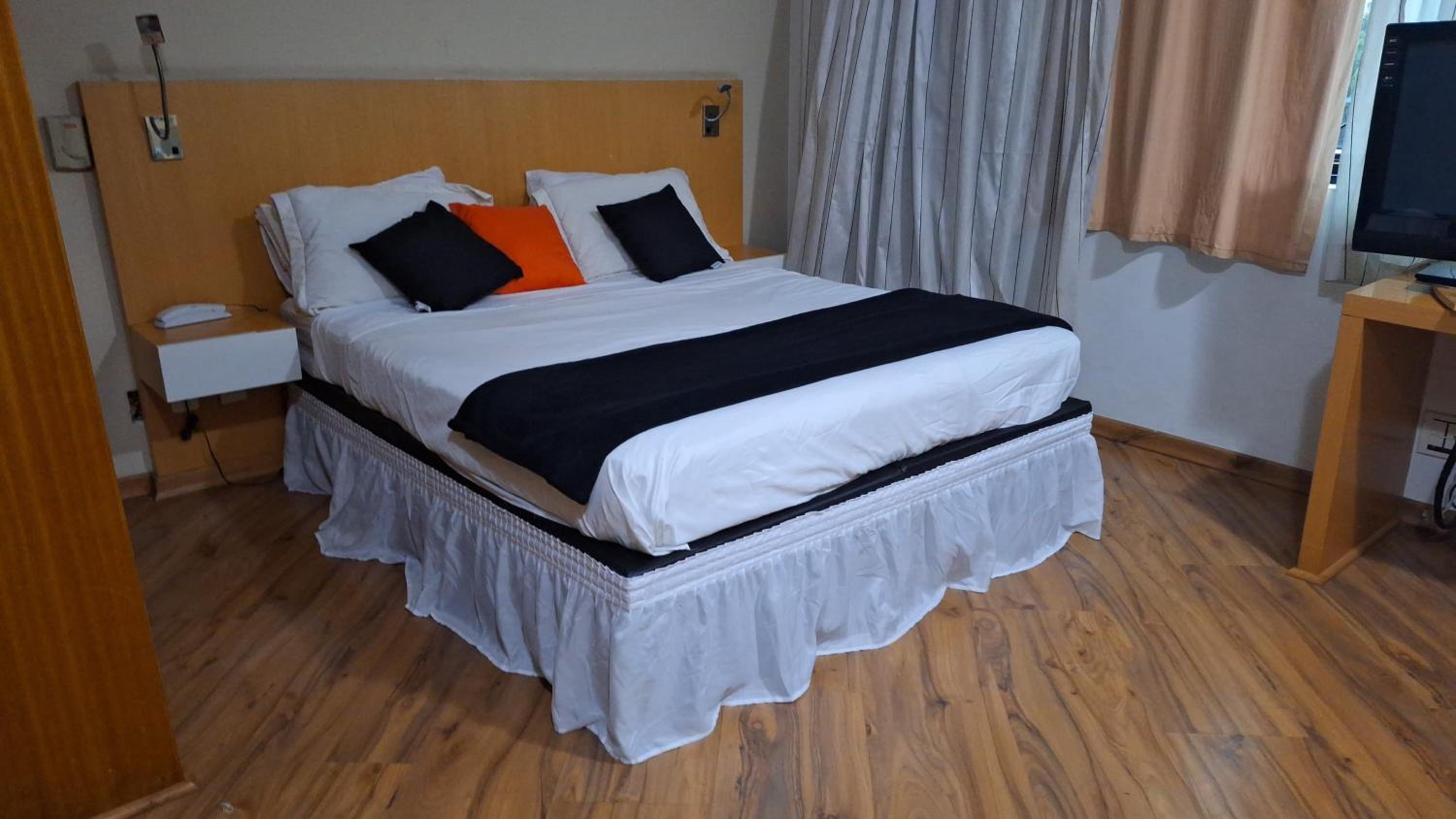 APARTAMENTO HOTEL AV IBIRAPUERA 2534 LUXO , CONFORTÁVEL em MOEMA