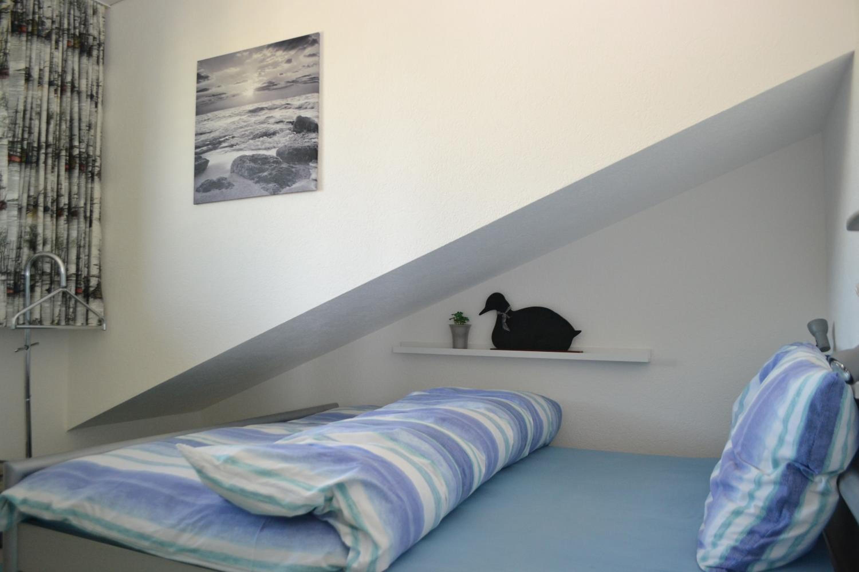 Two-bedroom Apartment for 4-5 guests with lake and mountain views view 5