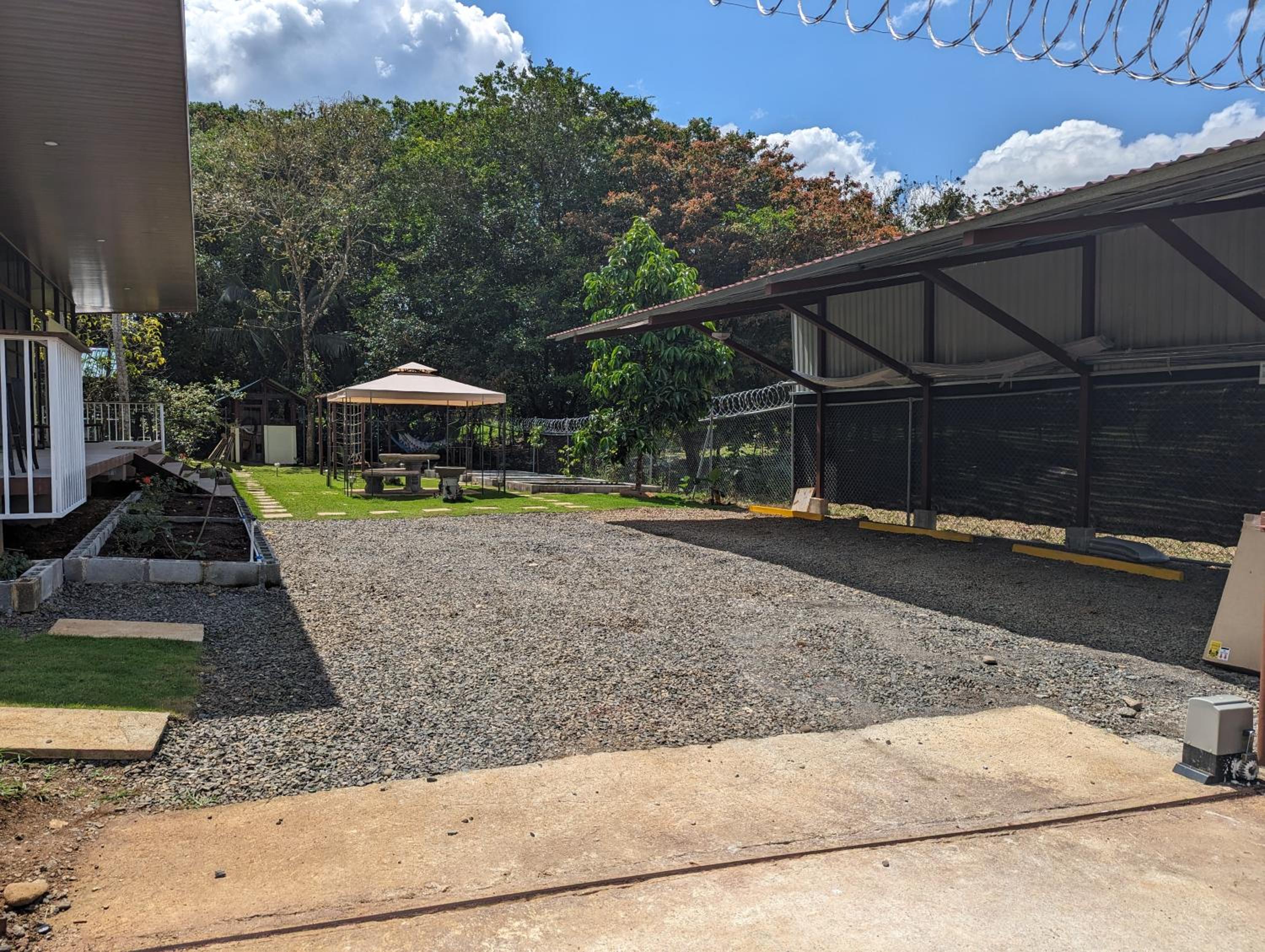 Yellow House - Country house near La Fortuna