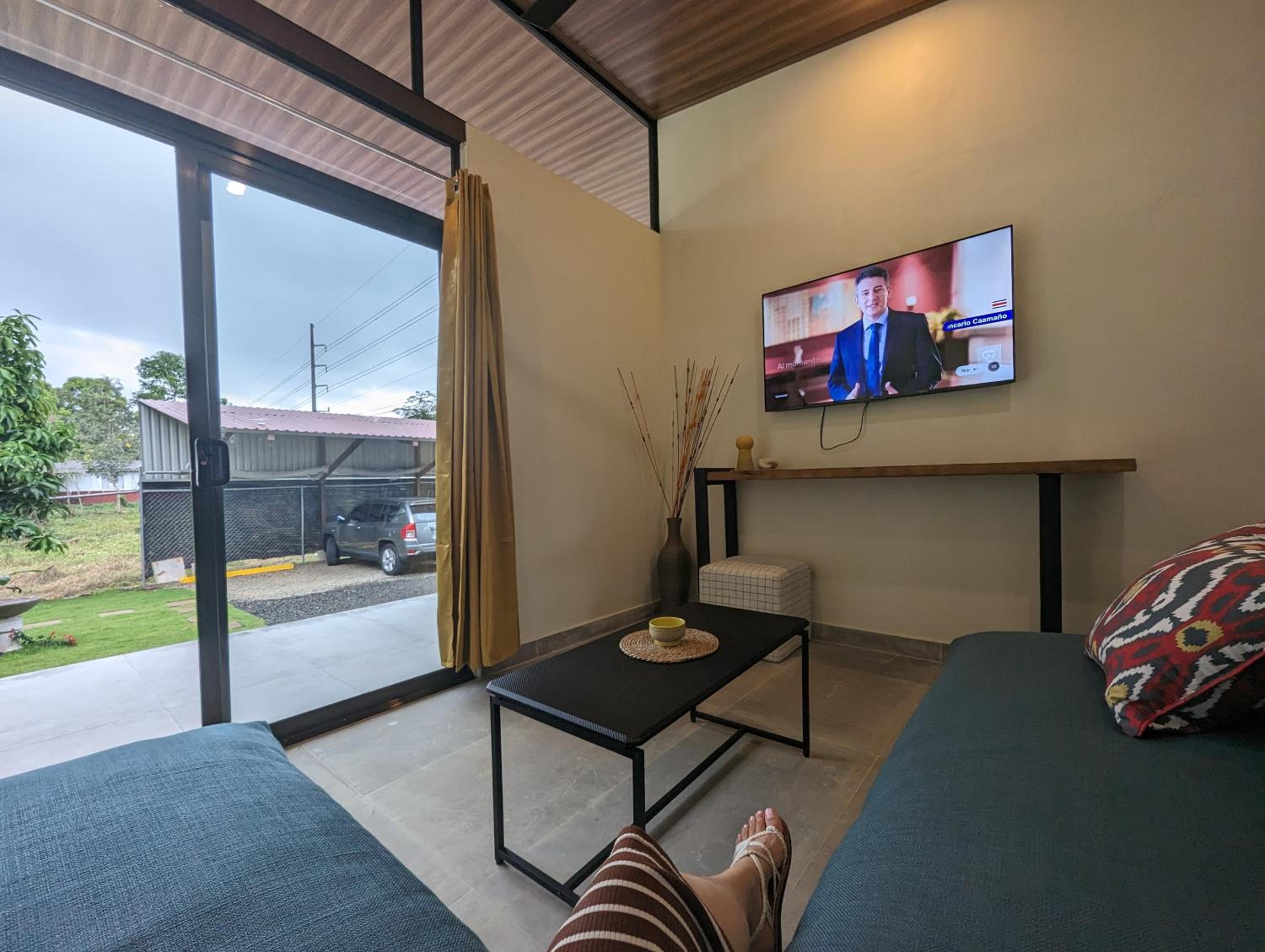 Yellow House - Country house near La Fortuna