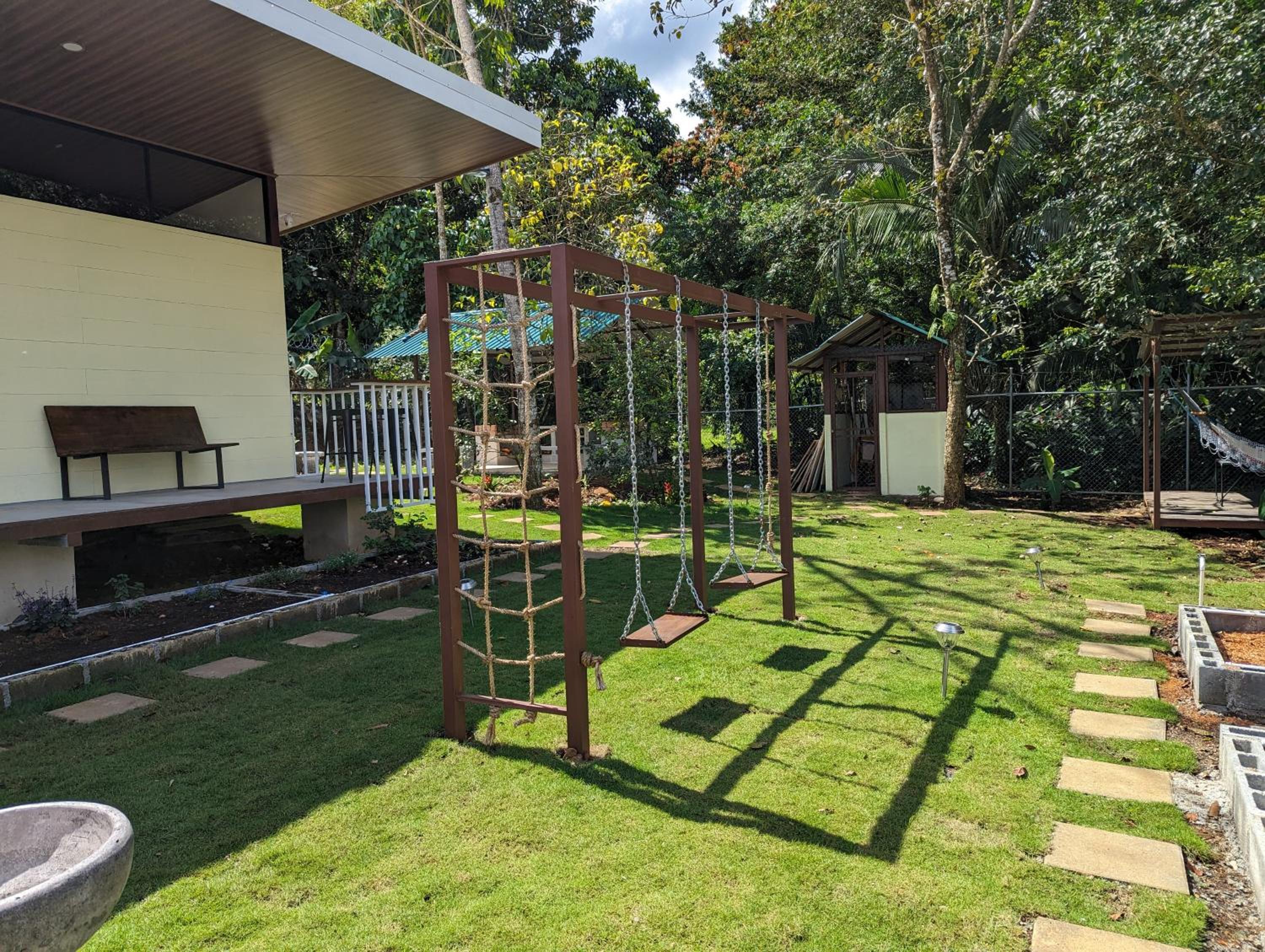 Yellow House - Country house near La Fortuna