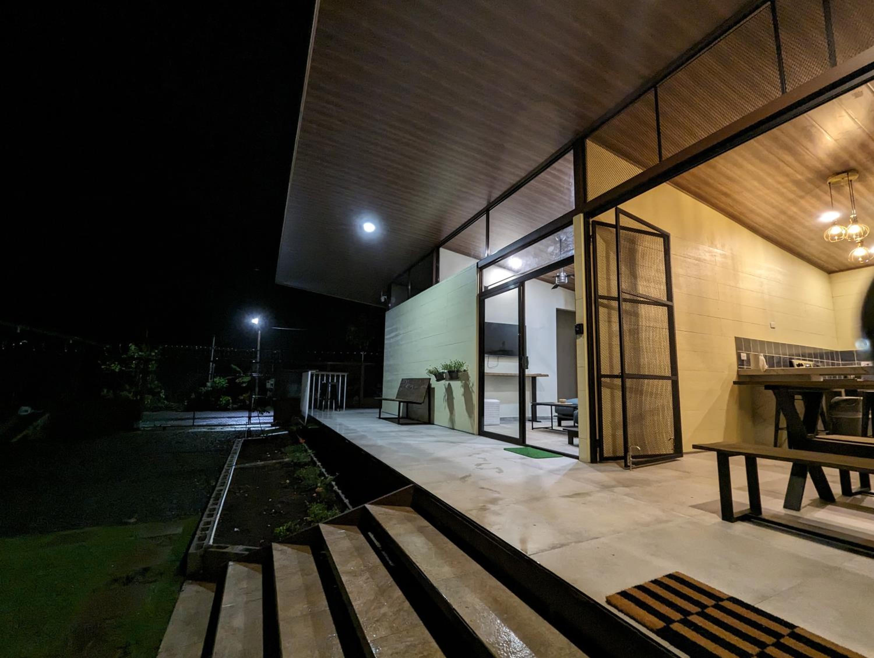 Yellow House - Country house near La Fortuna