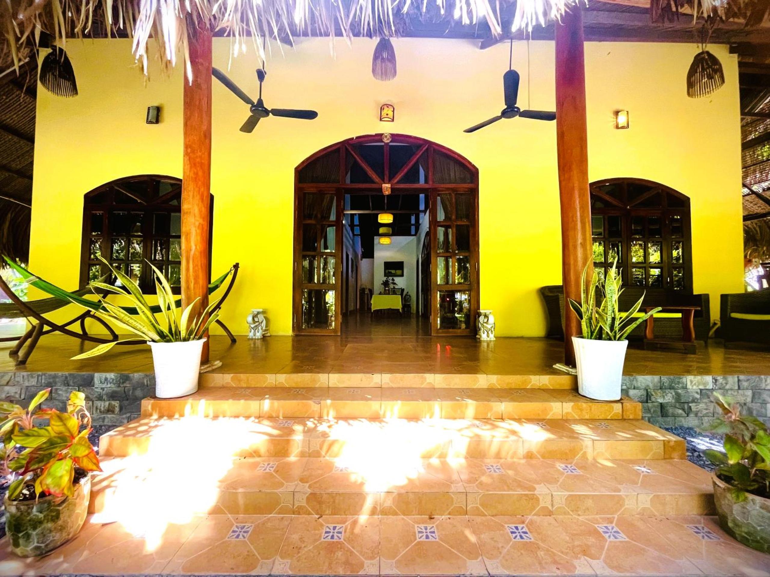 Mango Home Riverside Eco - Resort