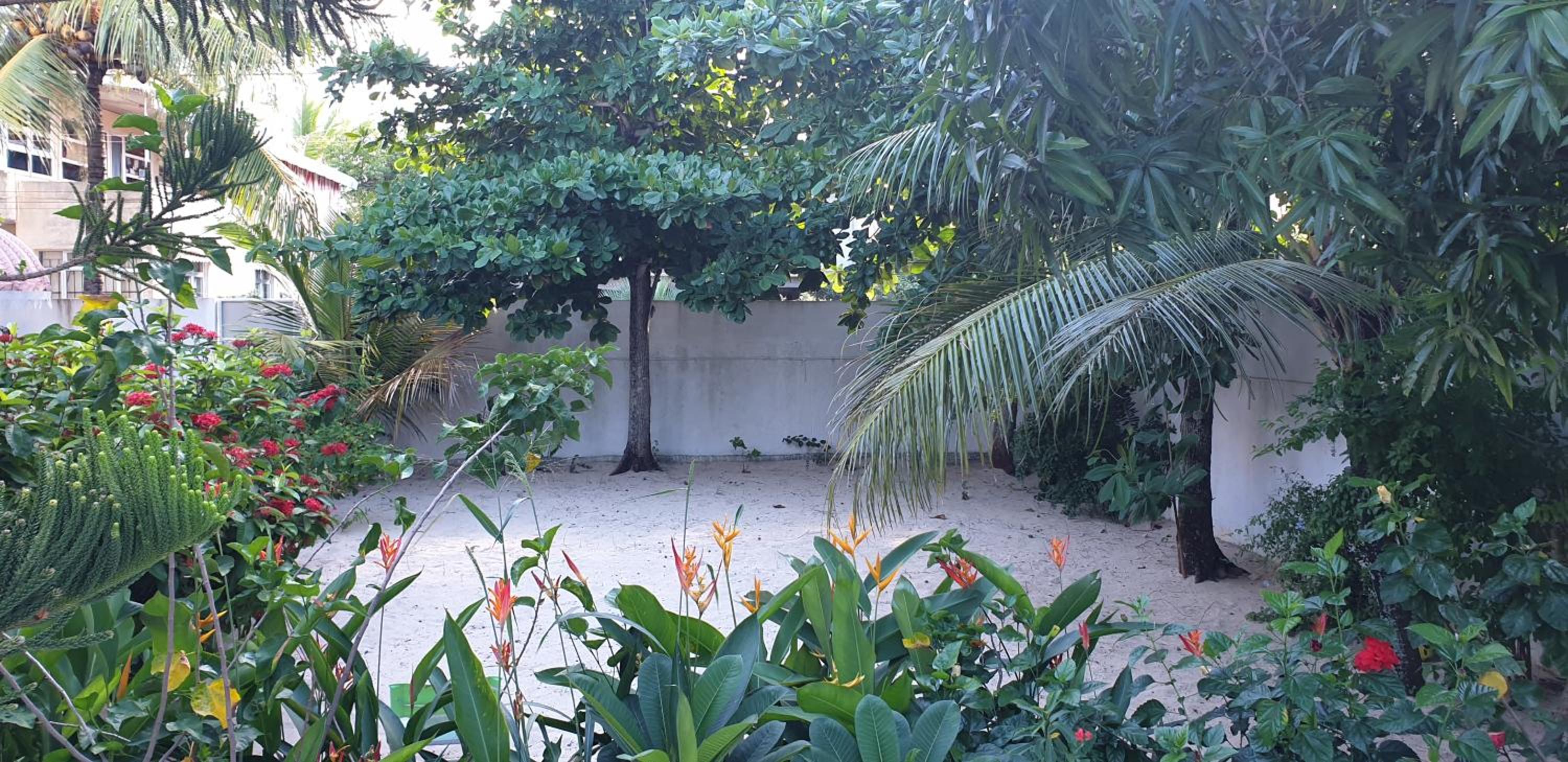 Lush Garden Villa with Sand Garden photo 3