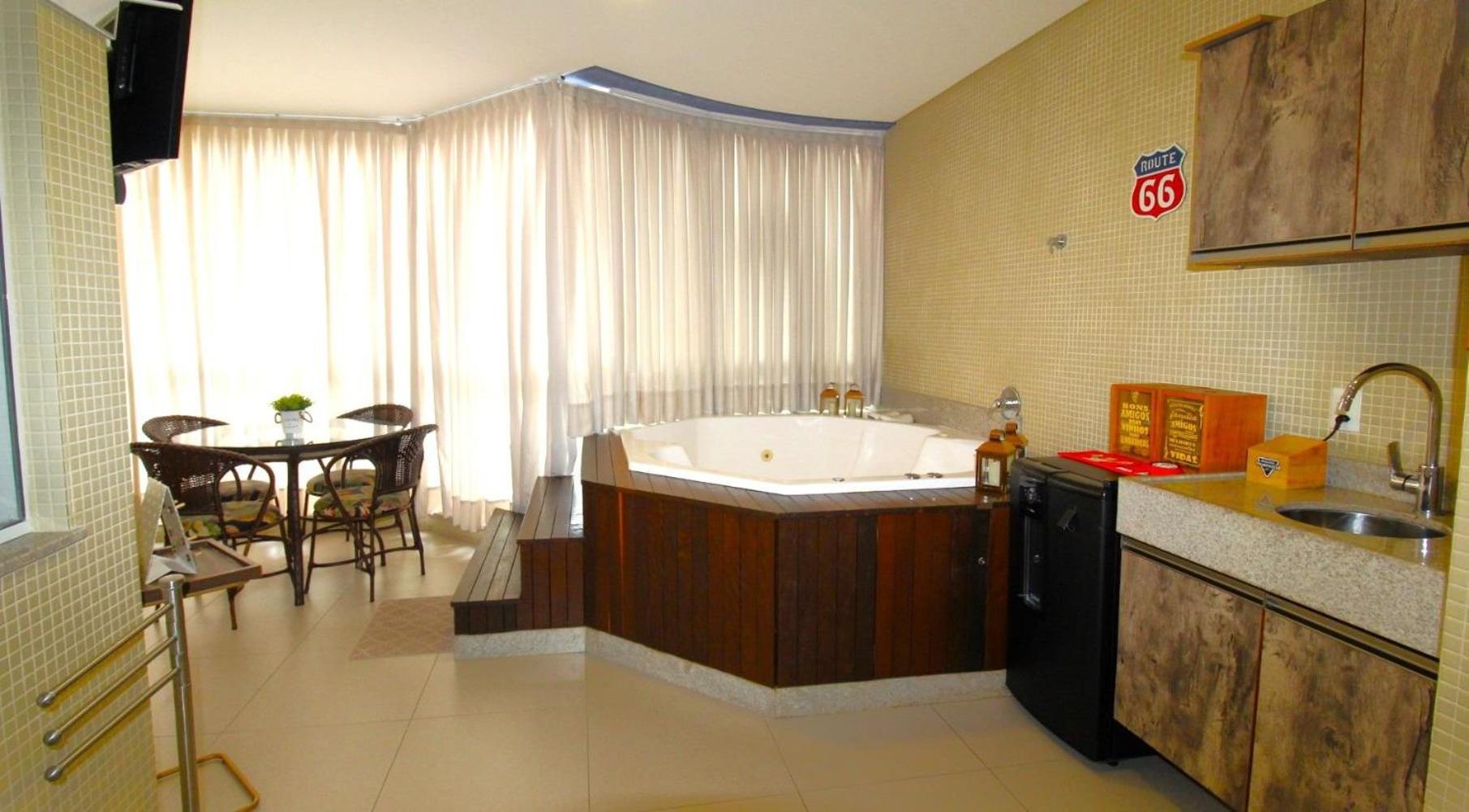 1072 - Apartamento 3 suítes Alto Padrão com SPA na Praia de Bombinhas view 5