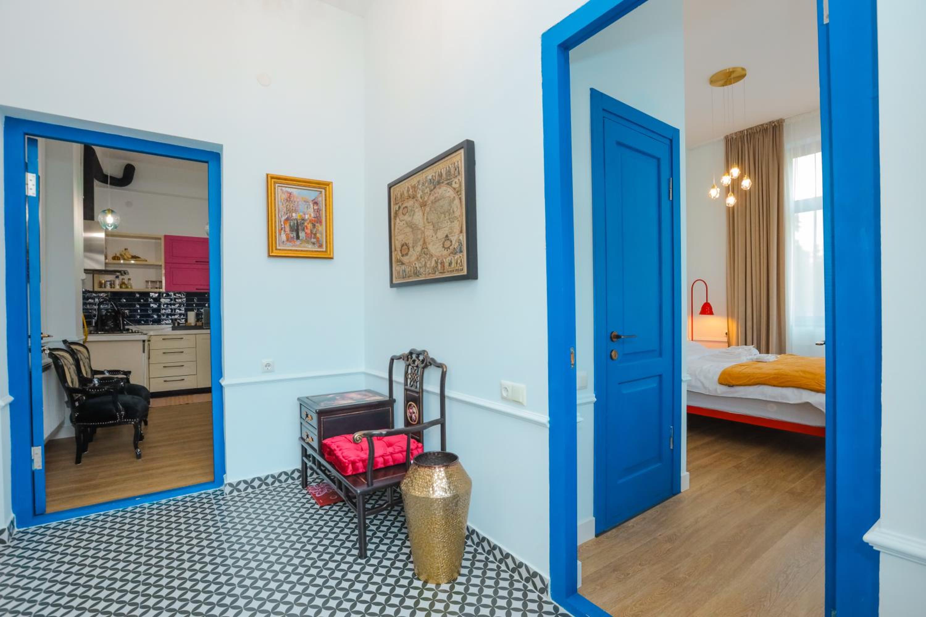 Charming apartment downtown Tbilisi view 5