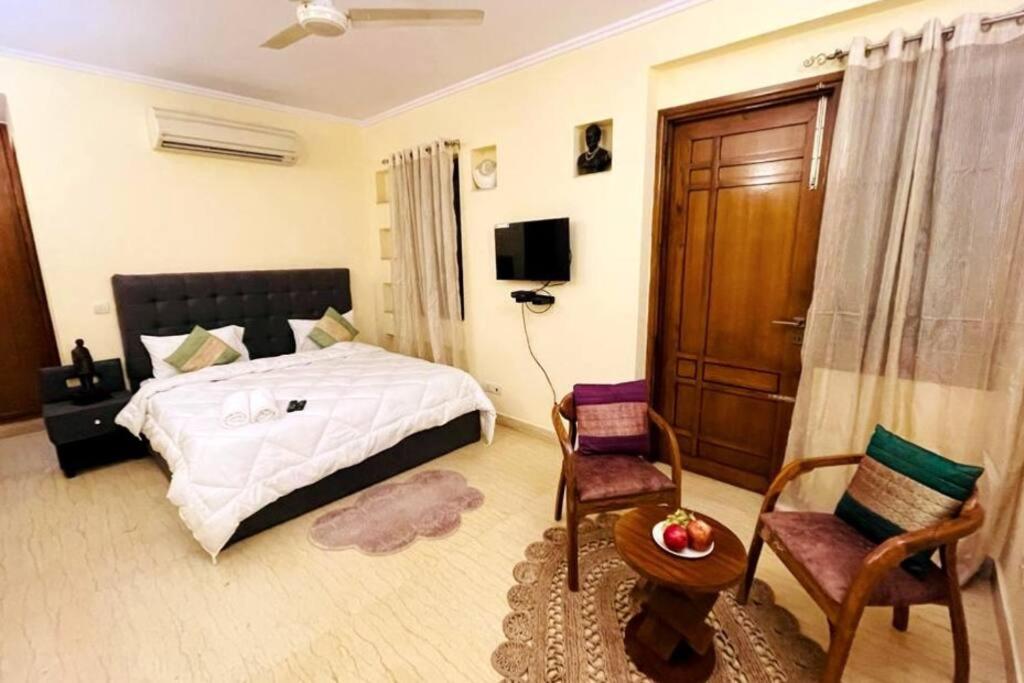 Divine India Service Apartment 4Bhk,D-36, Saket view 4