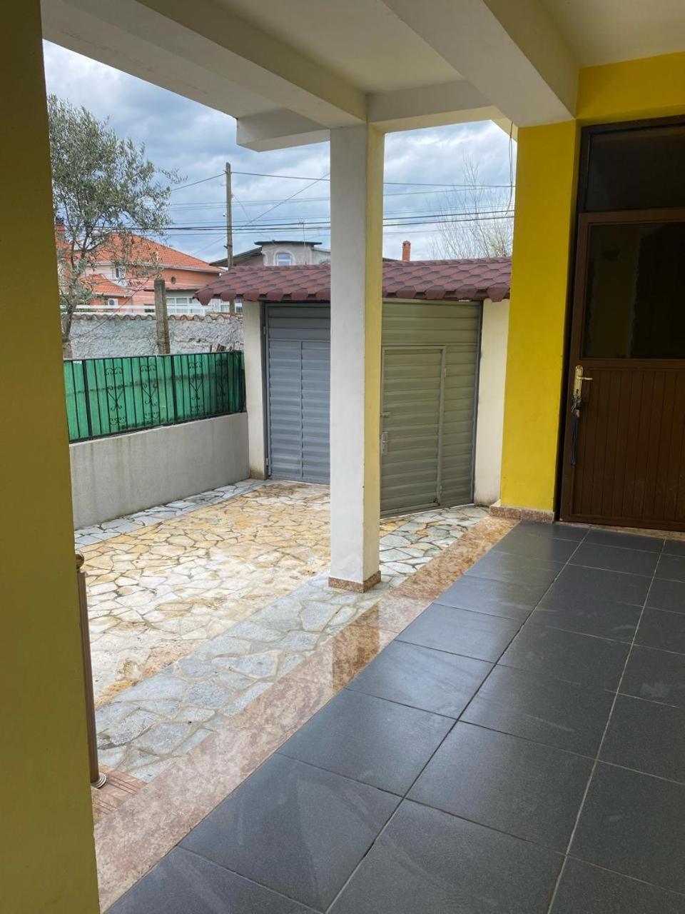 Tota apartments