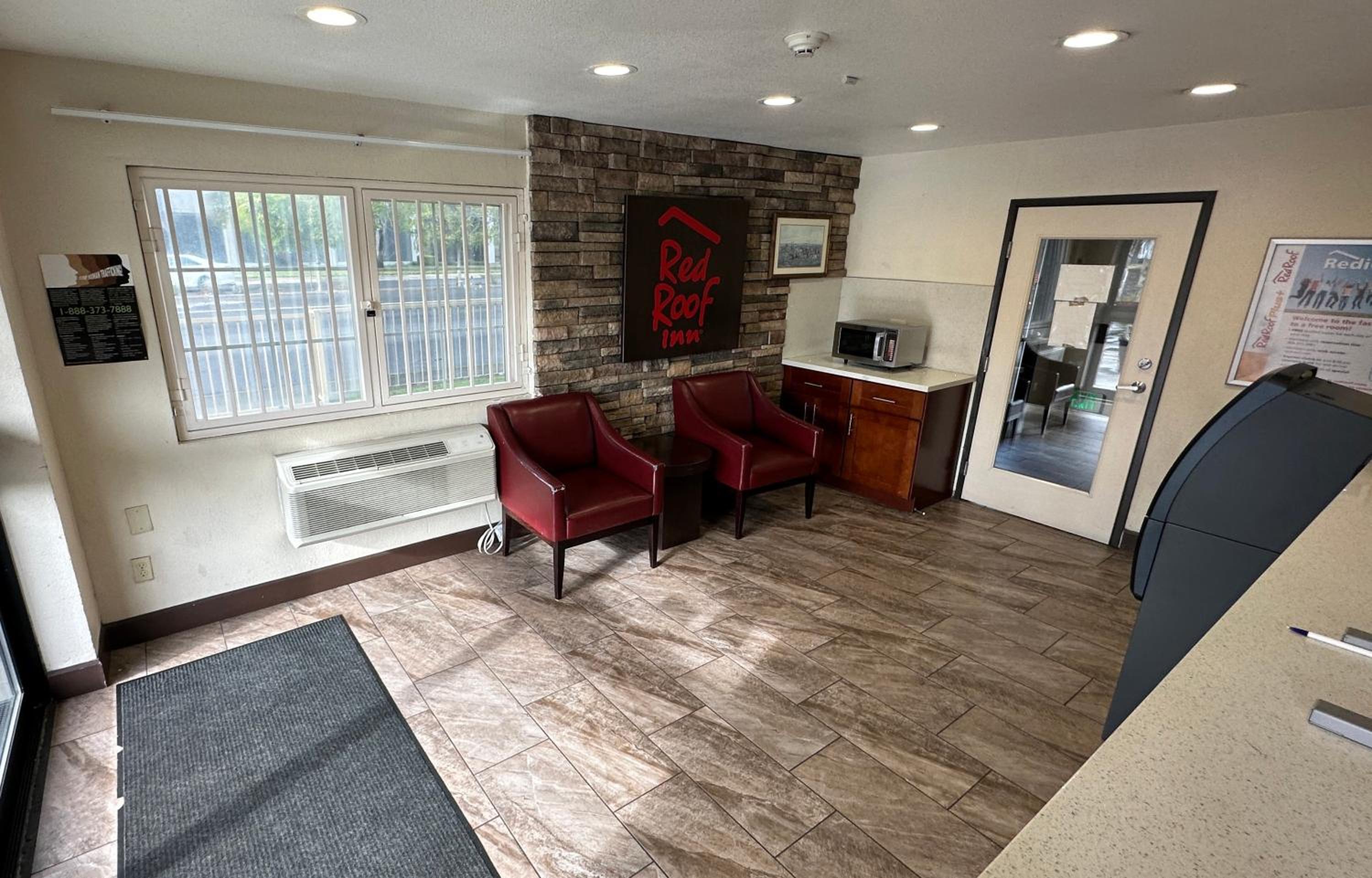 San Jose Vacations - Red Roof Inn Hayward - Property Image 2