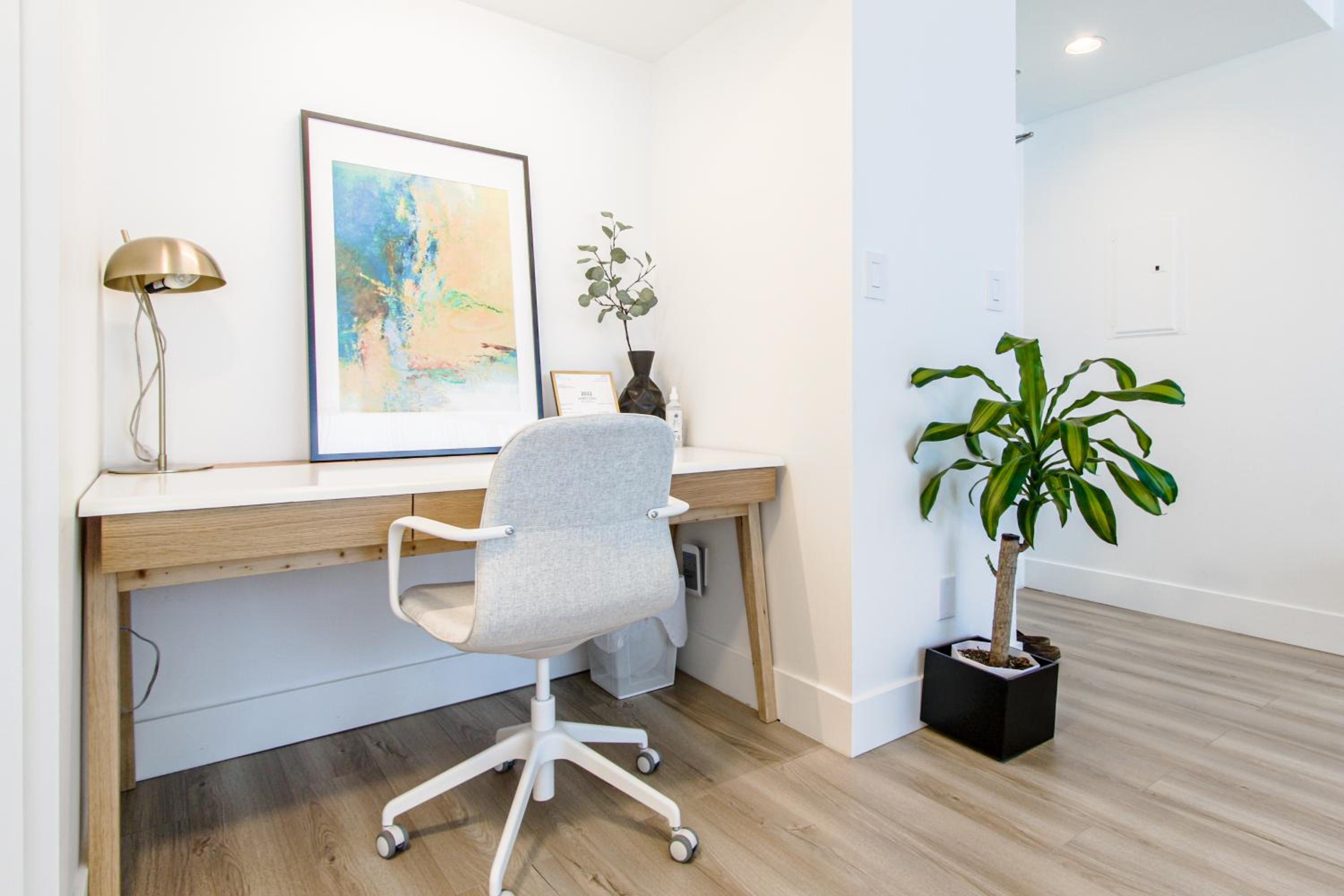 lovely 1-bedroom w/parking at Coal Harbour