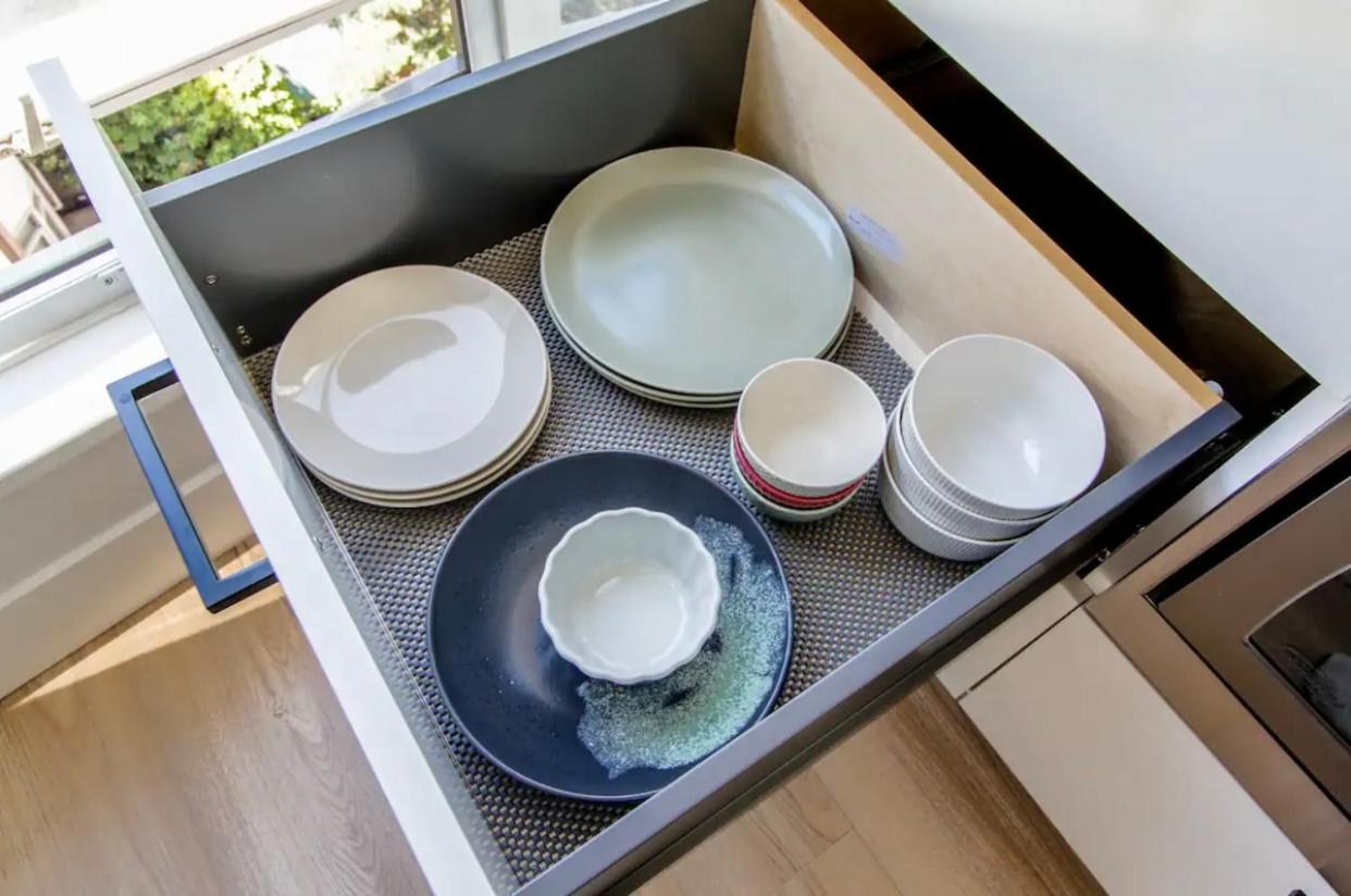 lovely 1-bedroom w/parking at Coal Harbour