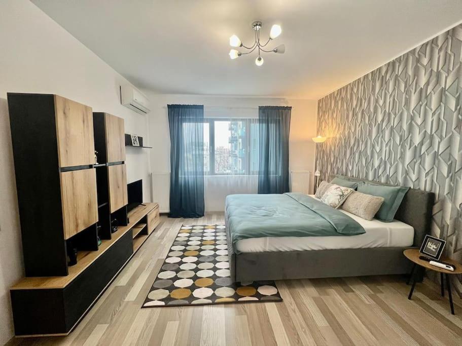 Flat in a quiet central area - Carol Park view 5