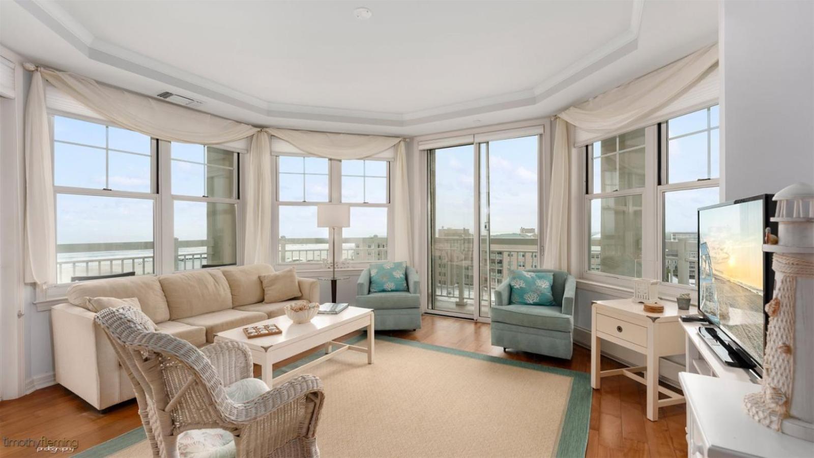 Wildwood Vacations - Residence 703 At The Grand - Property Image 1