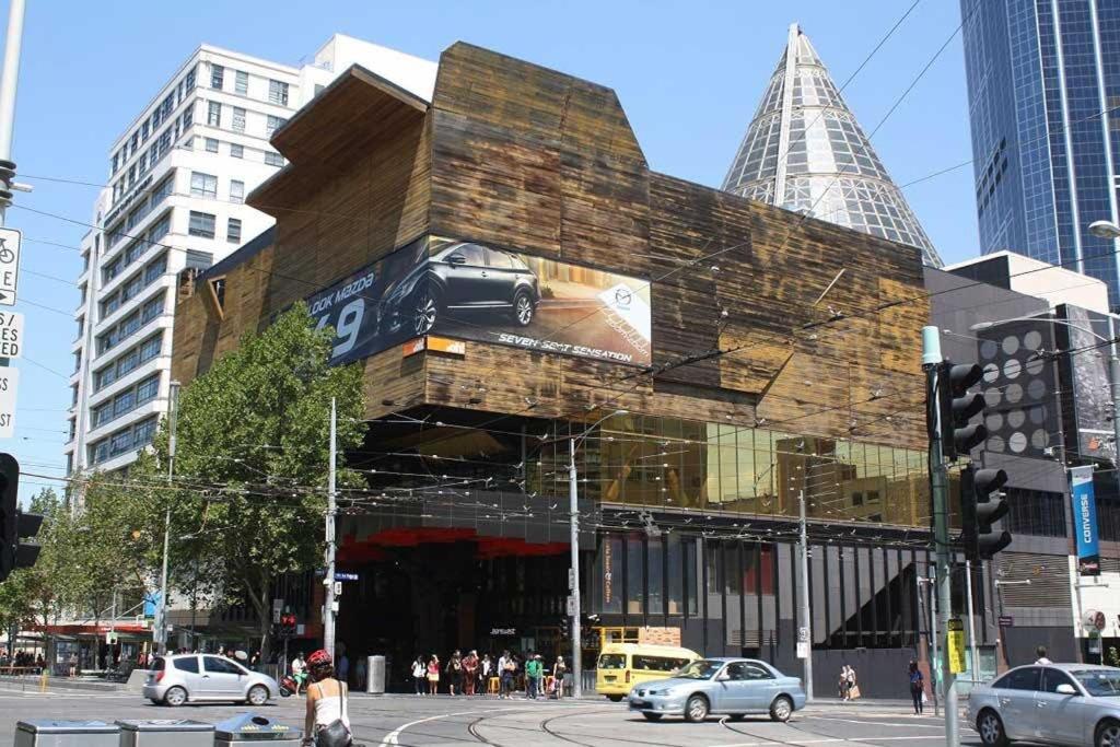 A Comfy & Stylish Apt Near Melbourne Central & QV