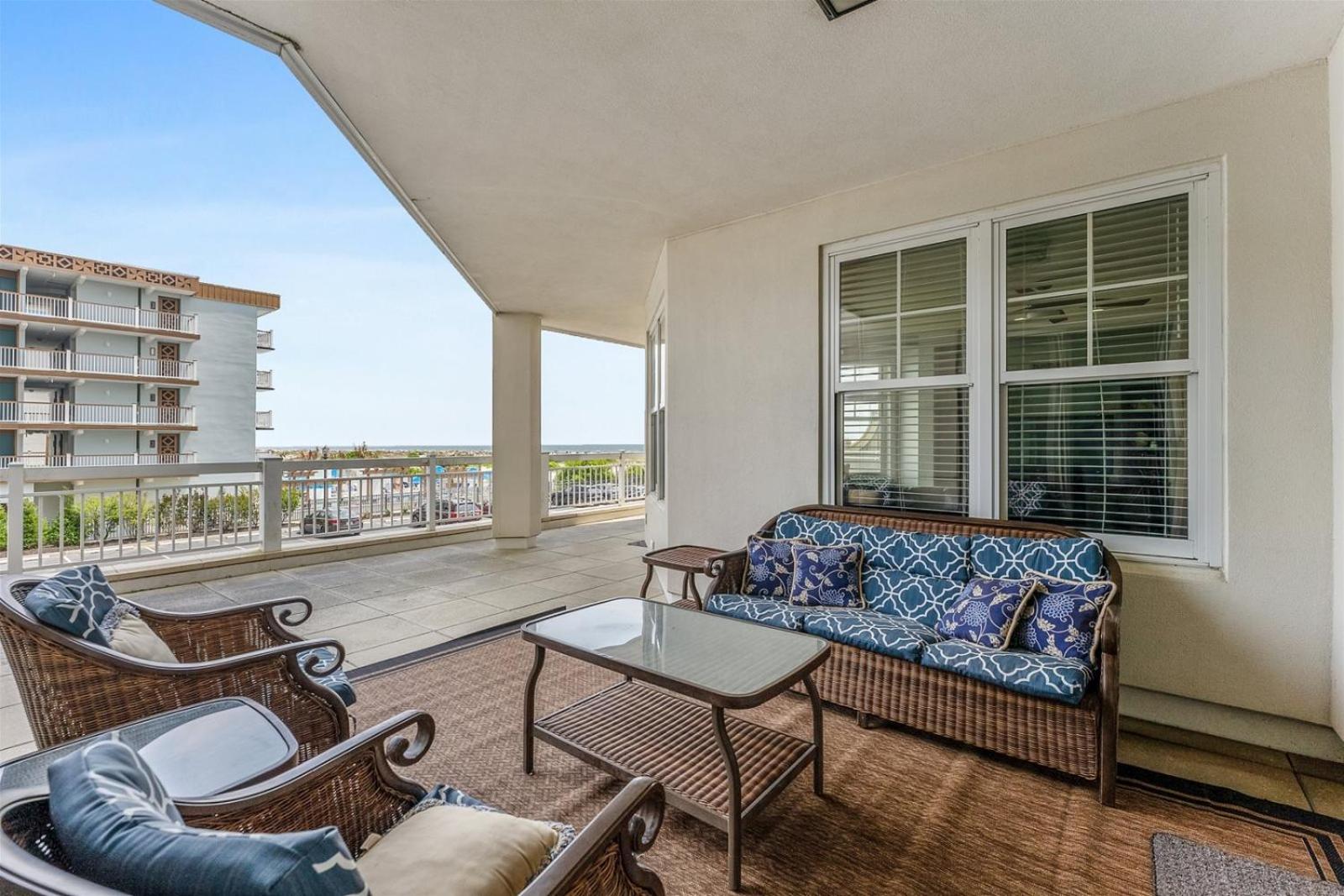 Residence 111 At The Grand