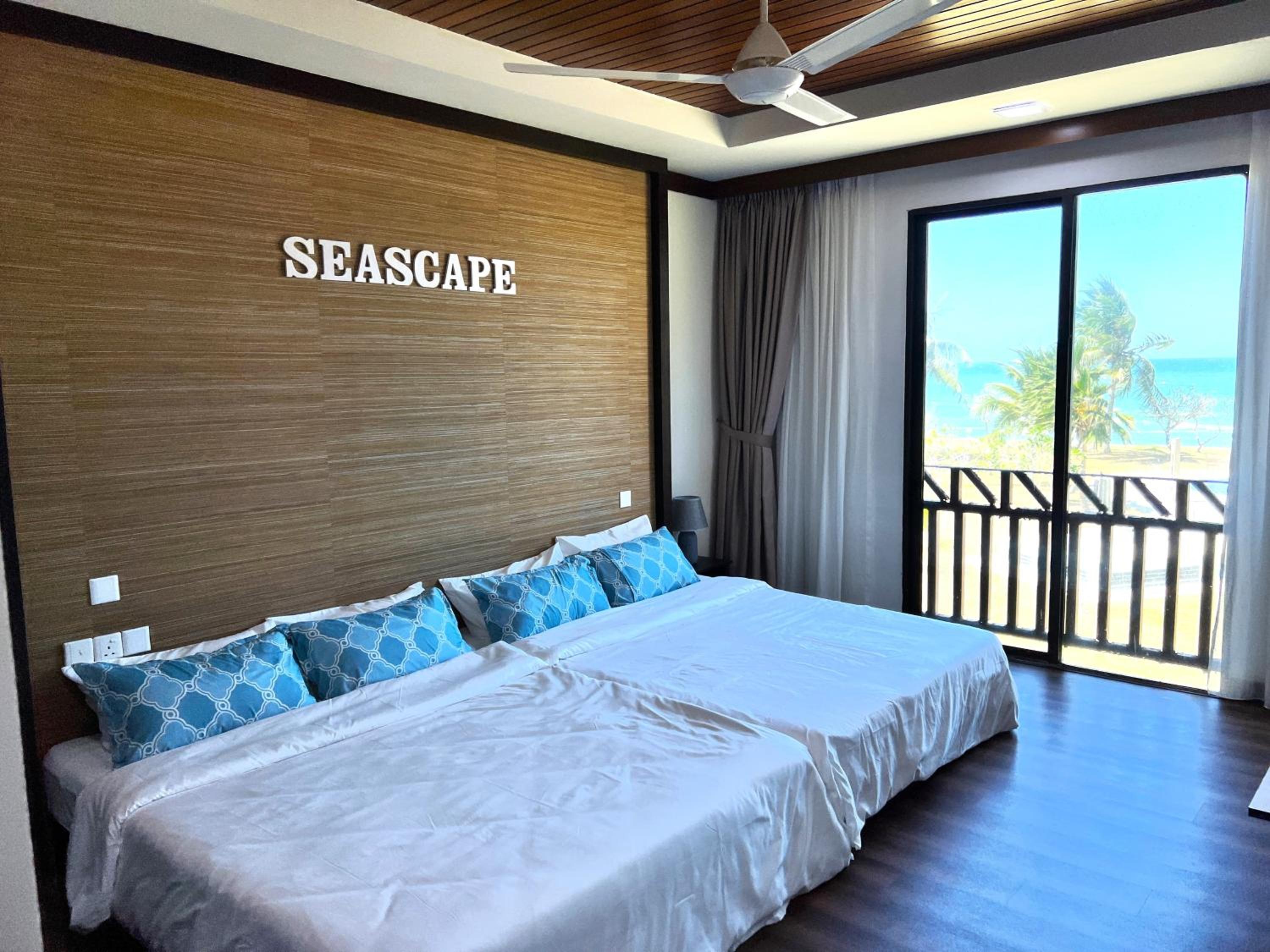 Seascape Karambunai Home - Amazing sea front view!