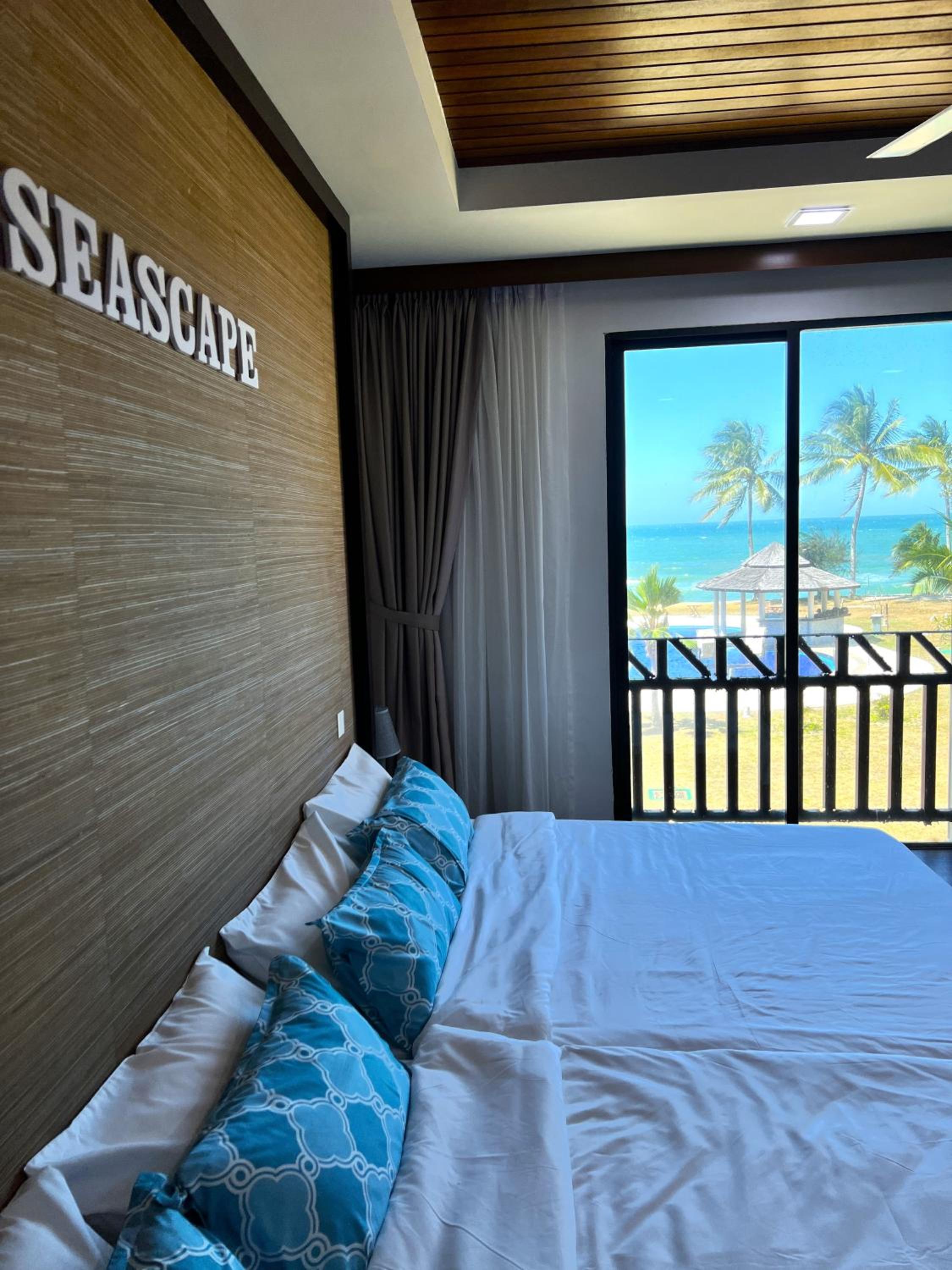 Seascape Karambunai Home - Amazing sea front view! photo 7