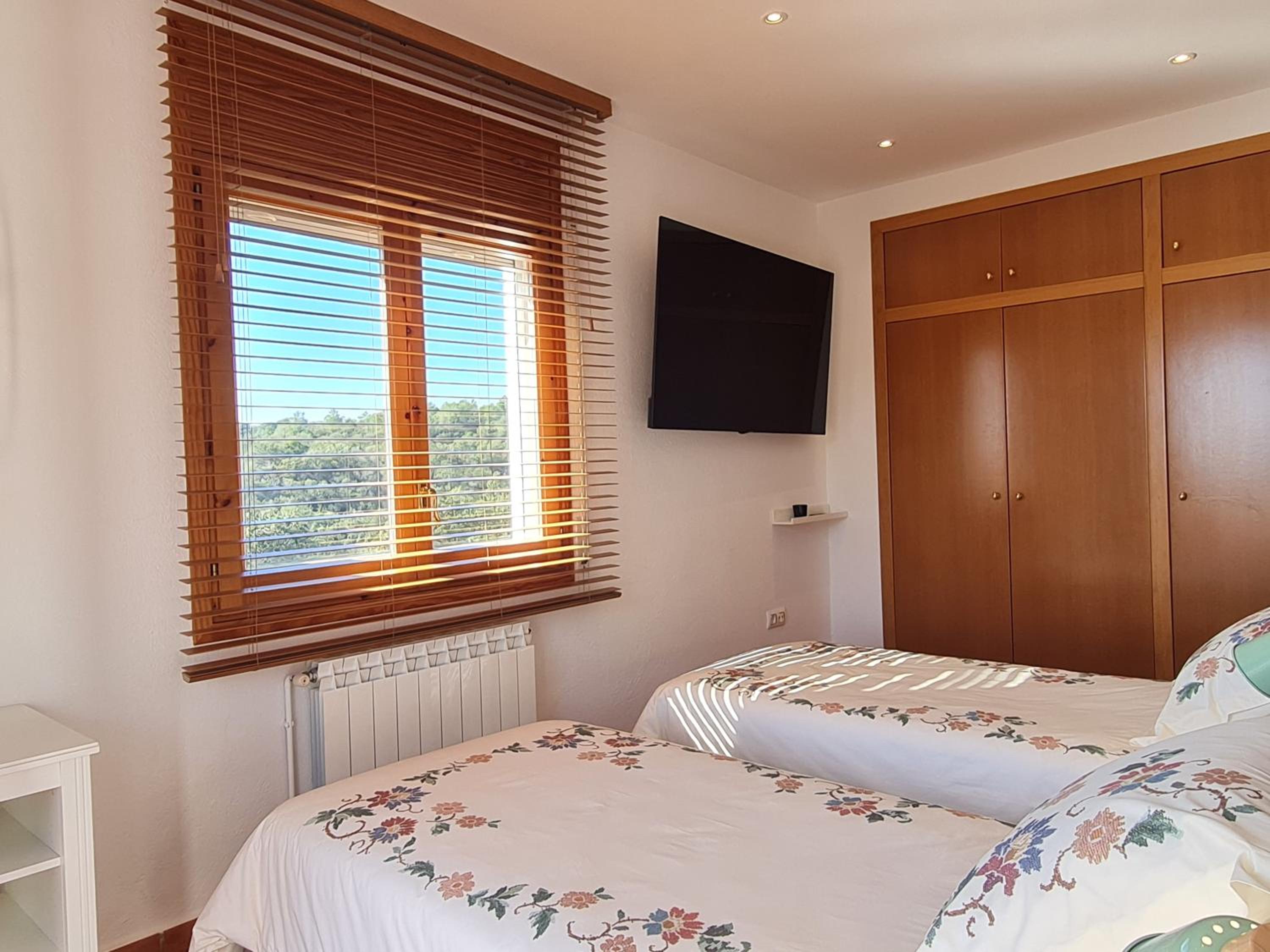 VILLA ARBUCIES with private pool