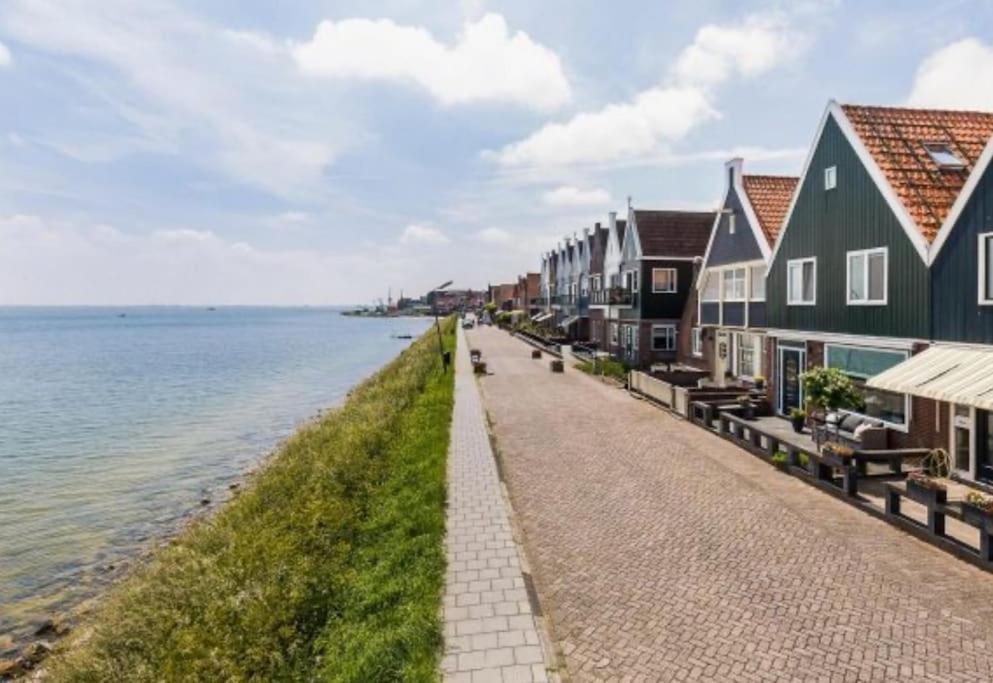 Volendam Lakeside Retreat - 20 min from Amsterdam view 3