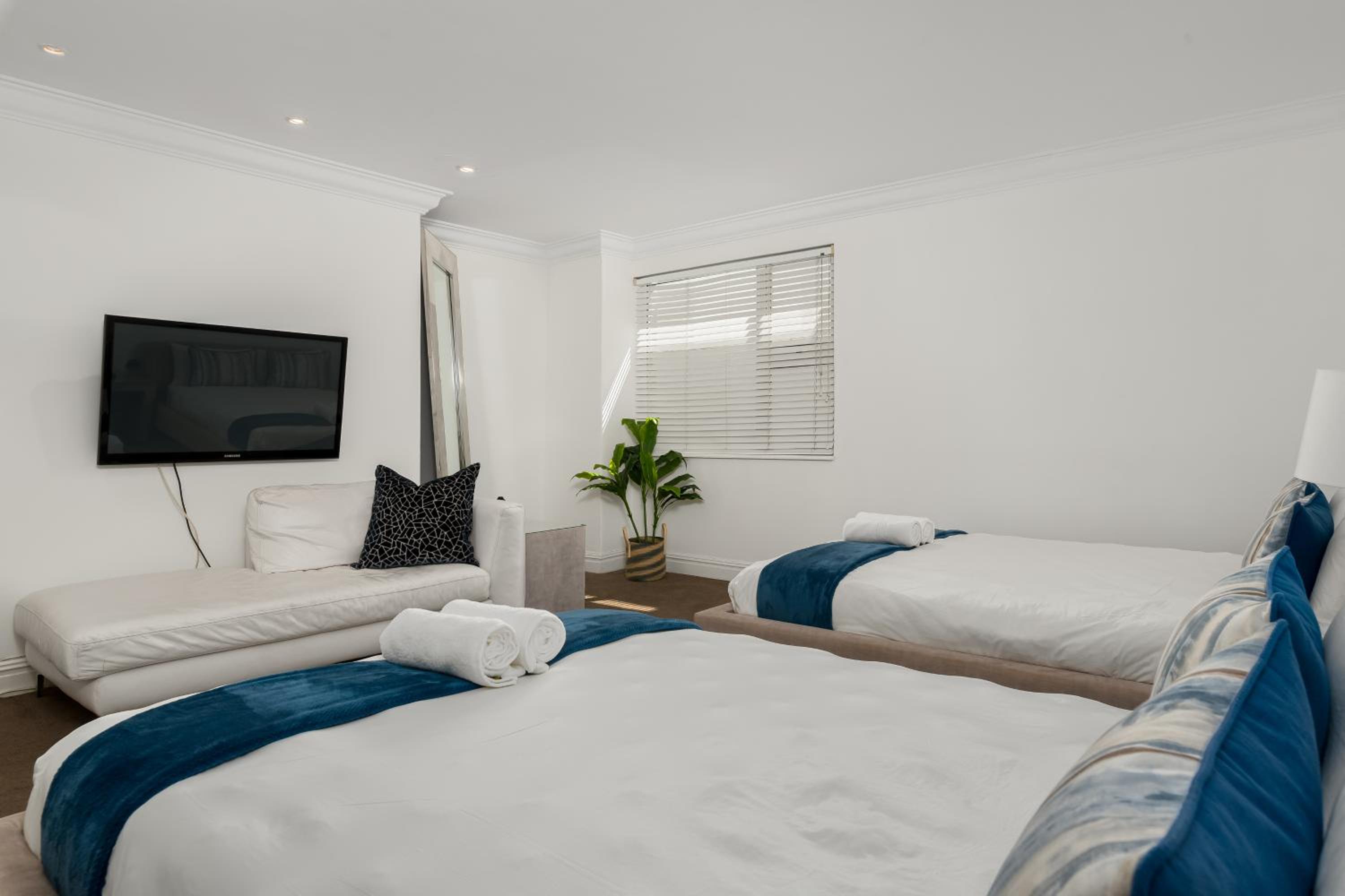1 Victoria Road Unit 2