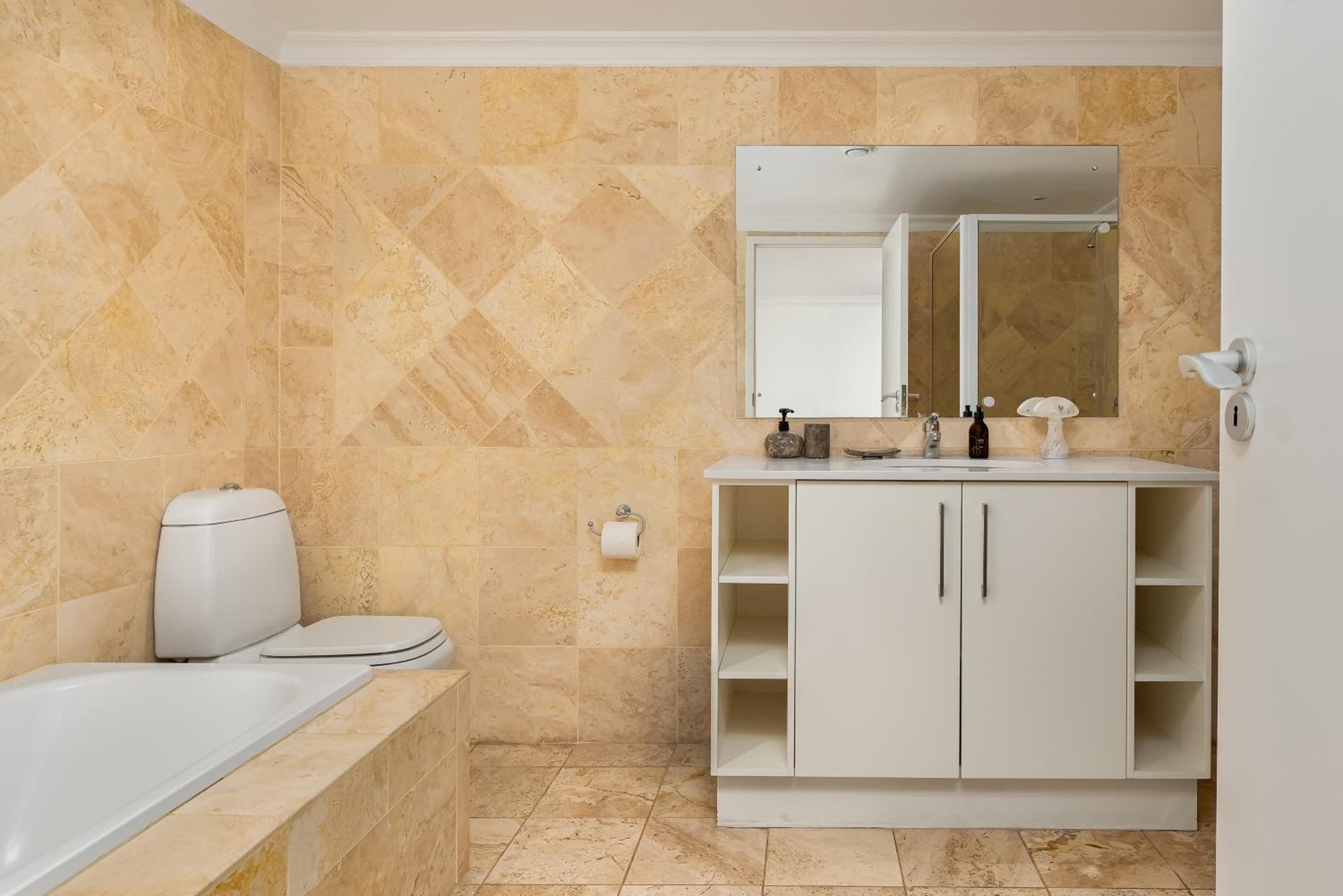 1 Victoria Road Unit 2