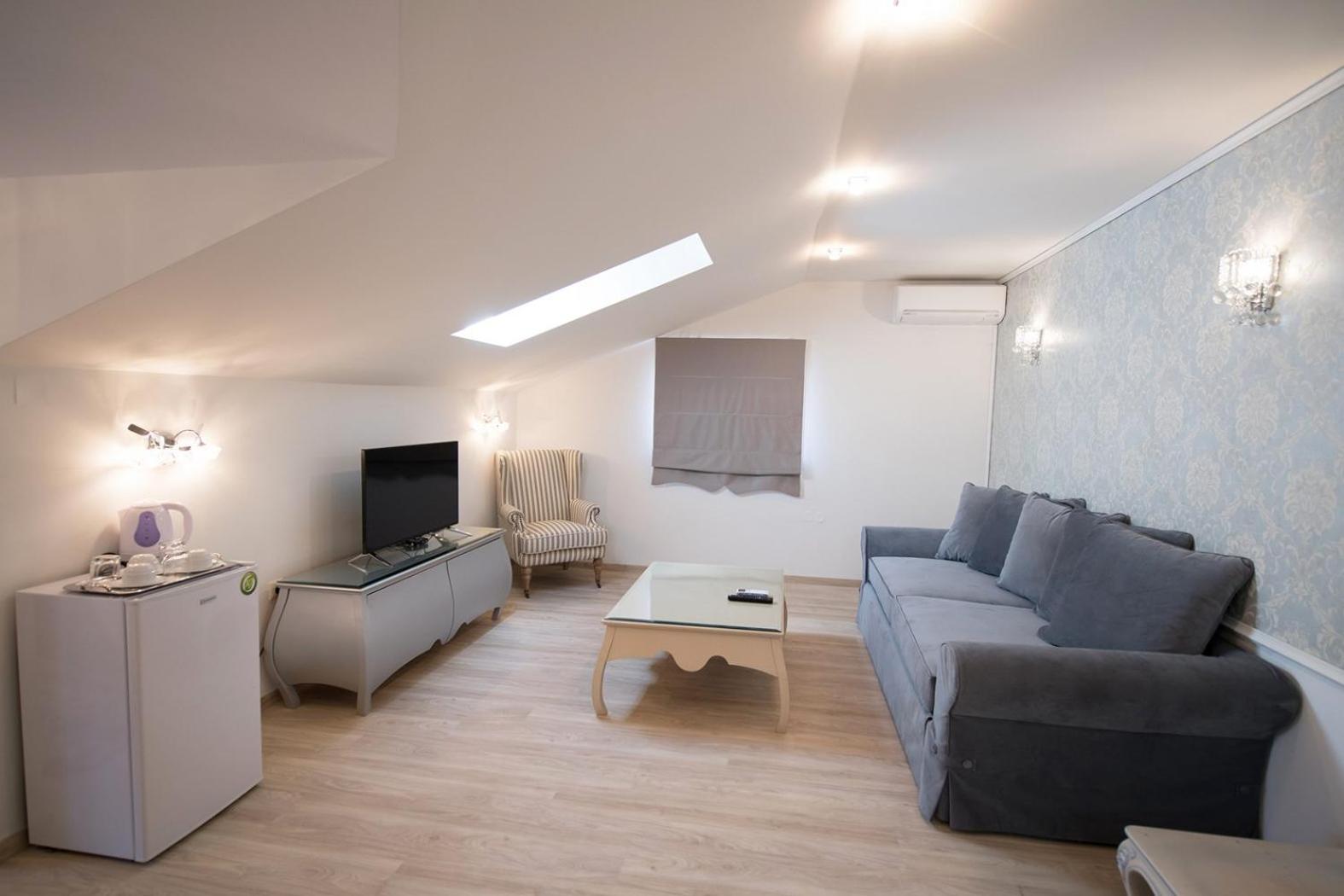 SUITES PIROFANI