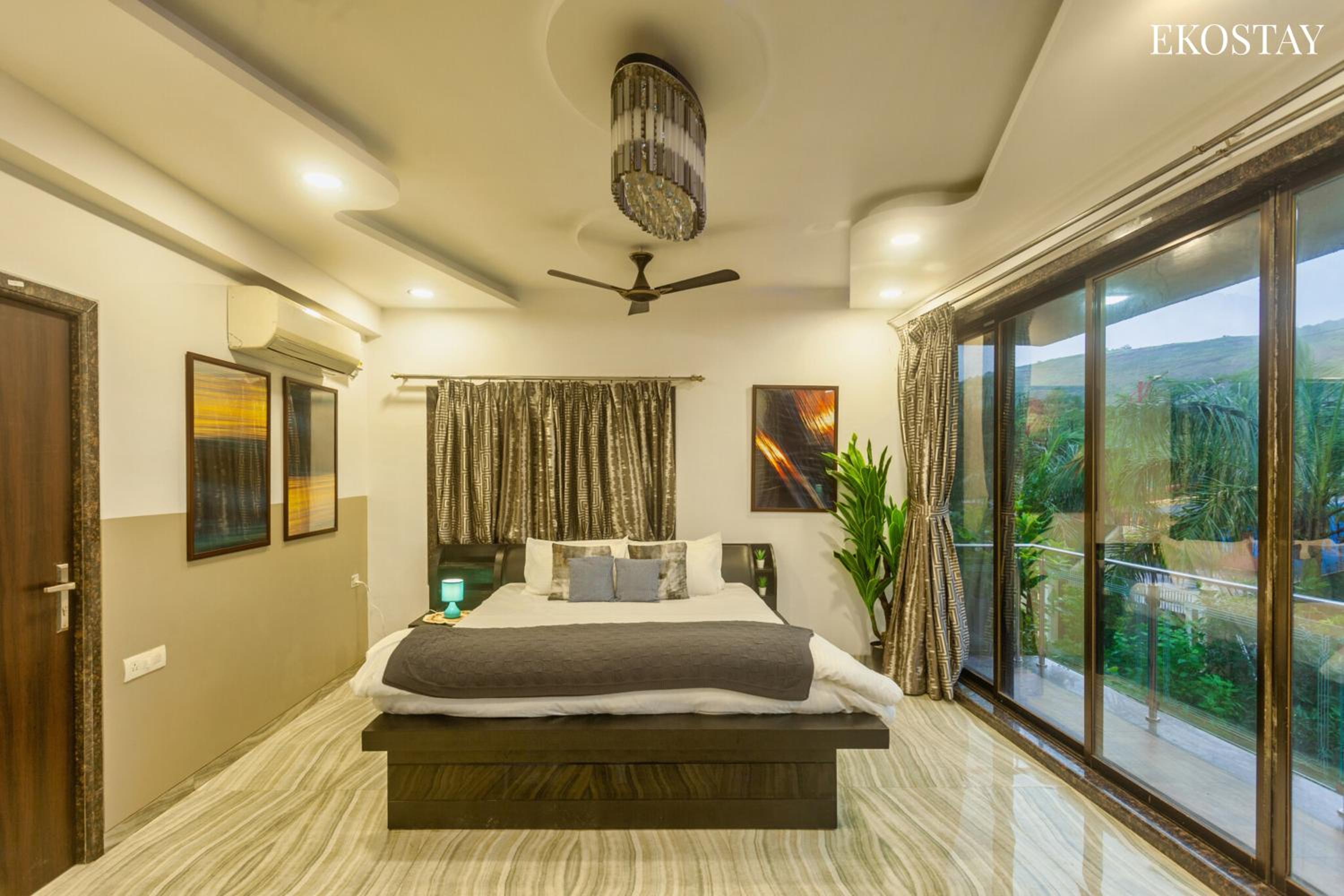 EKOSTAY Gold - Iris Villa view 5