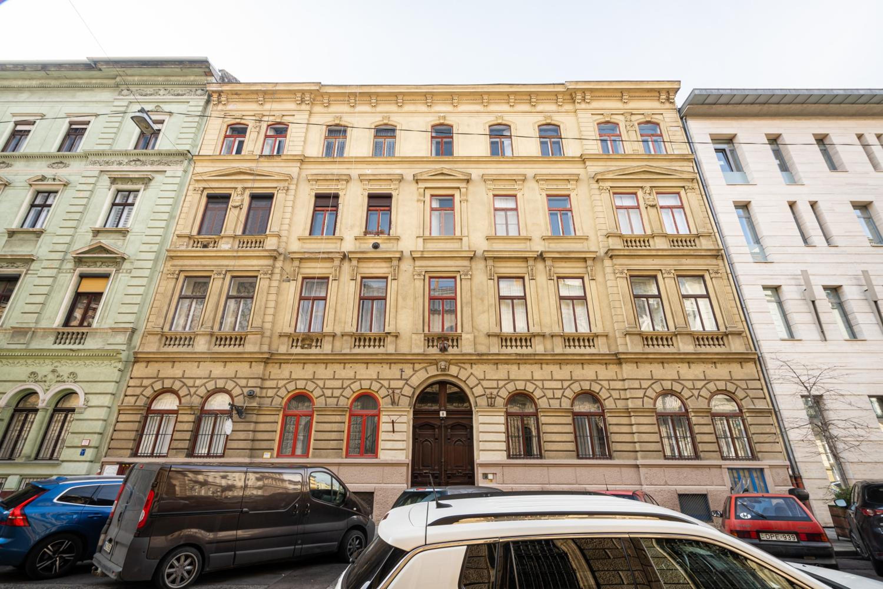 Red Romance Apartment