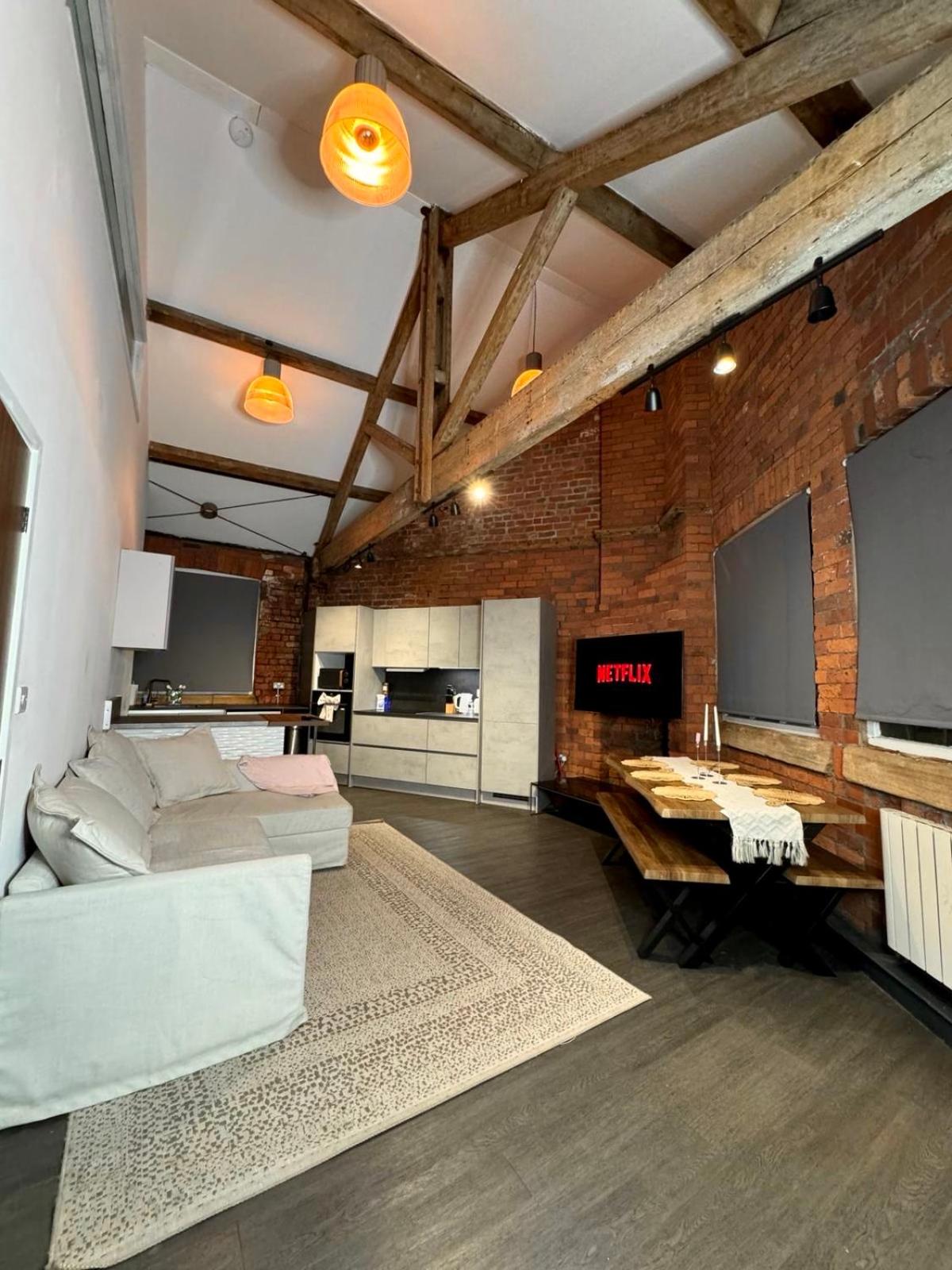 Industrial Escape - Kelham Island, Free Parking & Walkable Bars view 2