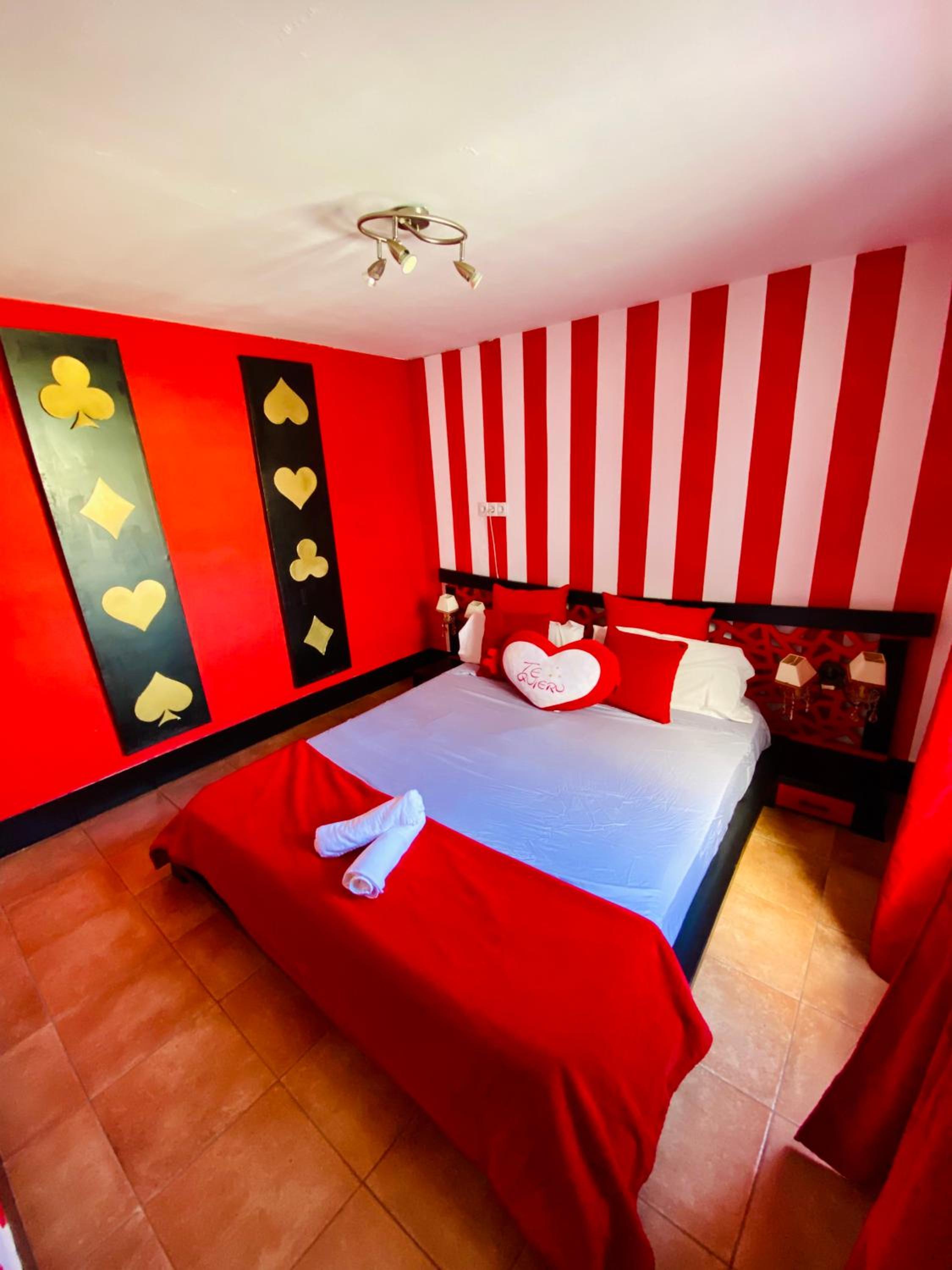 Seville Vacations - Sevilla Kitsch Hostel Art - Property Image 42