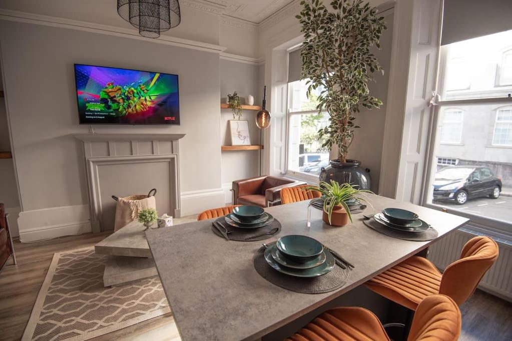 Stunning City Apartment in the Heart of Plymouth view 3